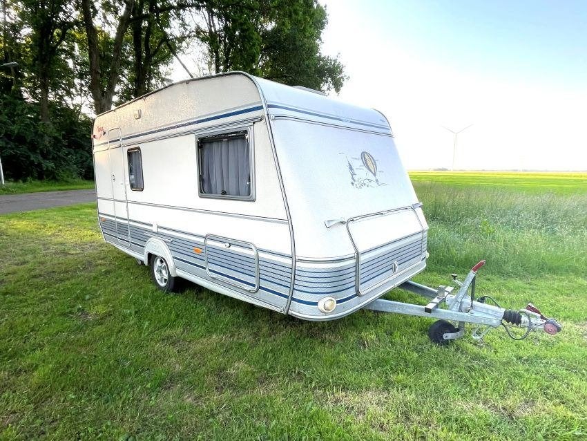 TEC 450 K1 caravan met voortent, Caravans en Kamperen, Caravans, Standaardzit, T.E.C., Koelkast, 750 - 1000 kg