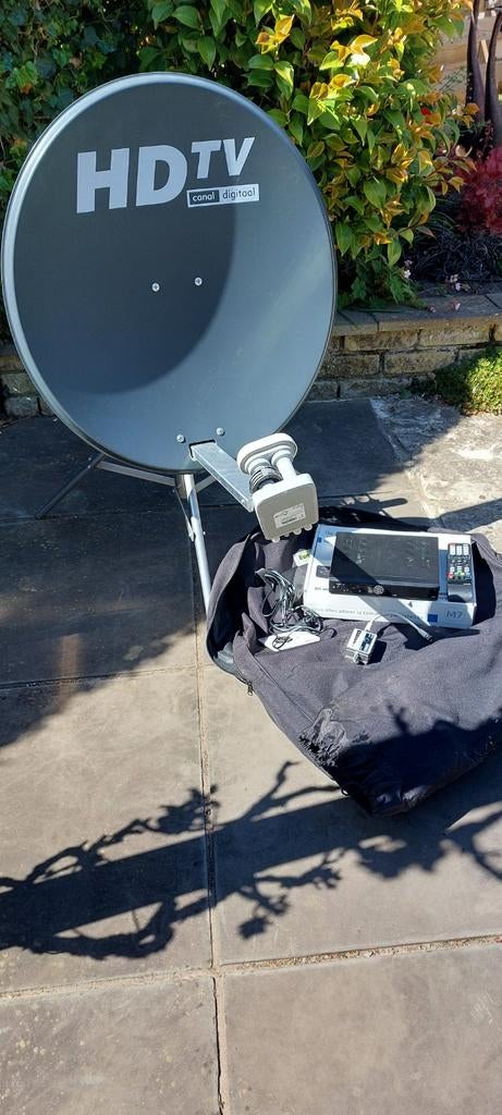 Schotelantenne HDtv met M7 ontvanger, ideaal voor op de camp, Ophalen, Gebruikt