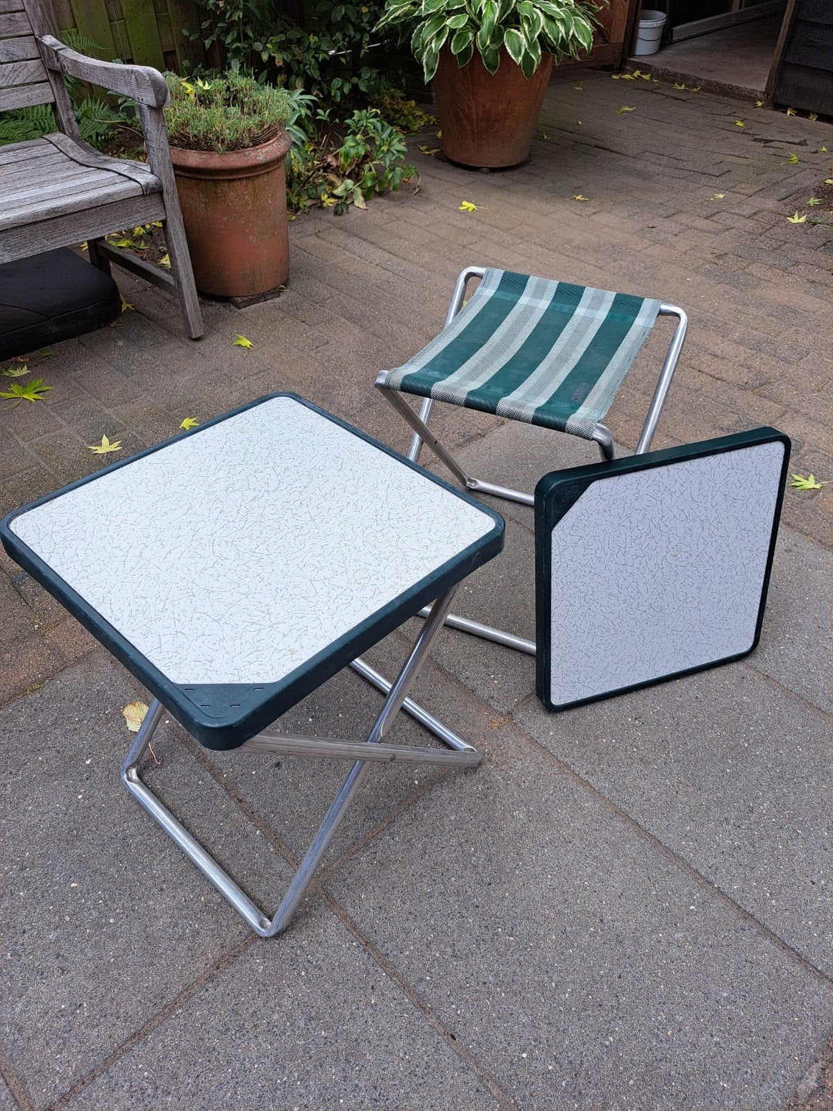 Crespo krukjes met tafelbladen (2 stuks), Caravans en Kamperen, Ophalen, Gebruikt, Campingmeubel-accessoire