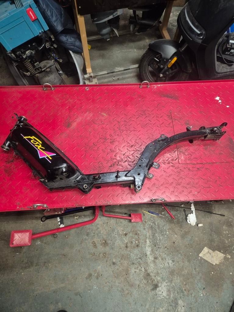 Peugeot fox frame zonder 123, Fietsen en Brommers, Brommeronderdelen | Scooters, Ophalen of Verzenden, Frame, Peugeot