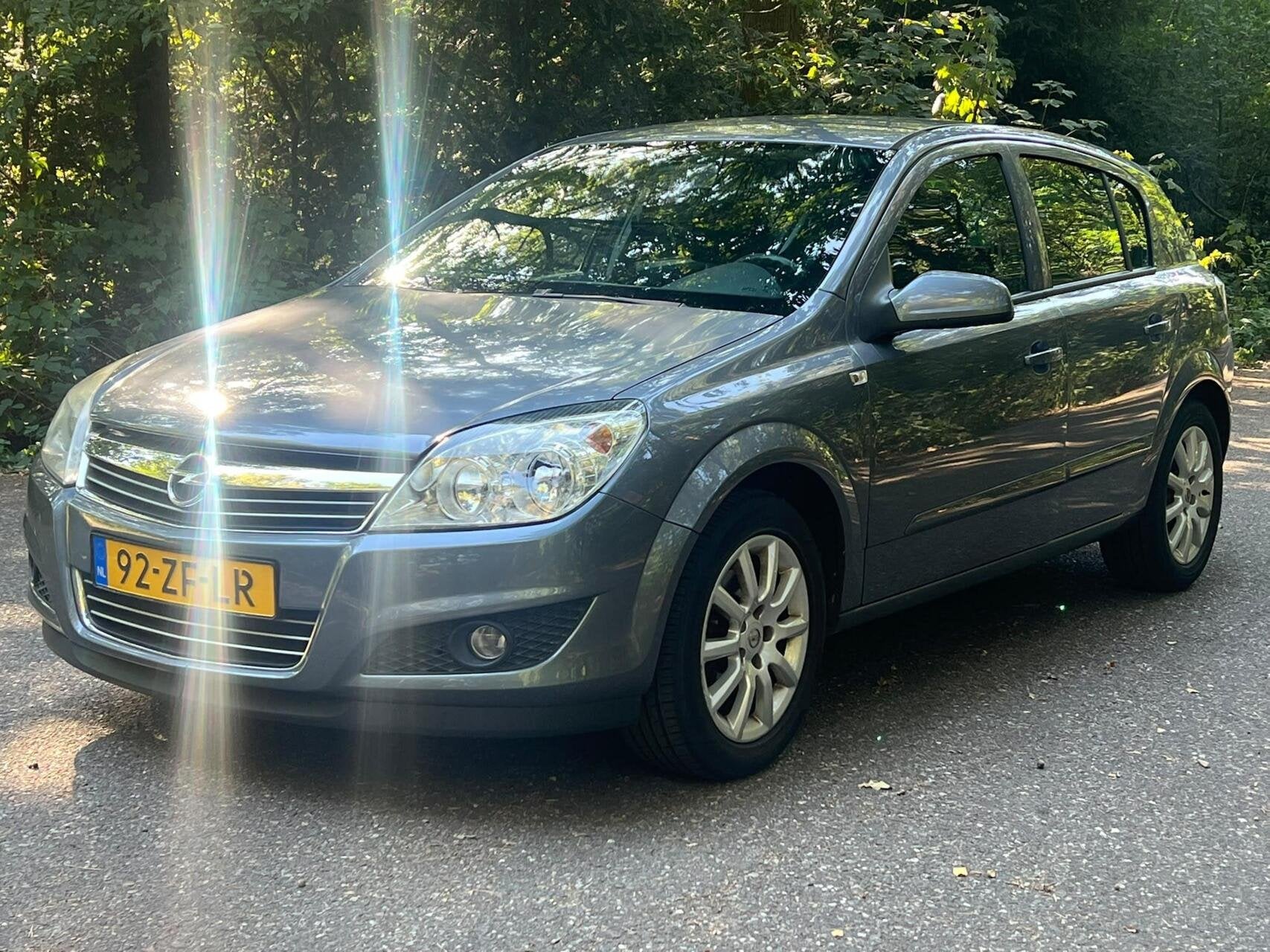 Opel Astra 1.6 Temptation airco parkeer sensor cruise, Auto's, Voorwielaandrijving, 15 km/l, Gebruikt, 4 cilinders