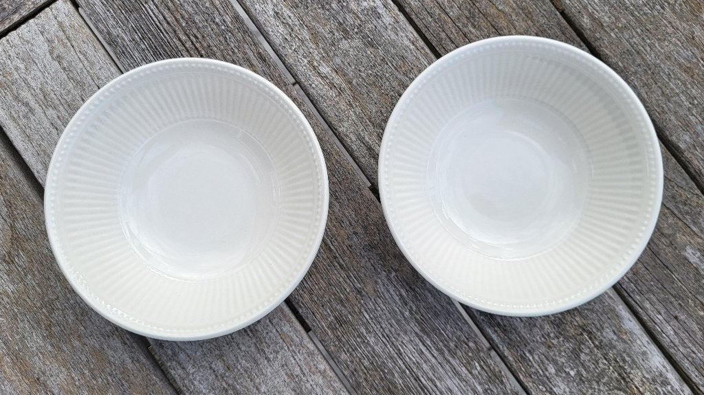 Wedgwood 2 schaaltjes 15 cm, Ophalen, Gebruikt, Schaal of Schalen, Wedgwood