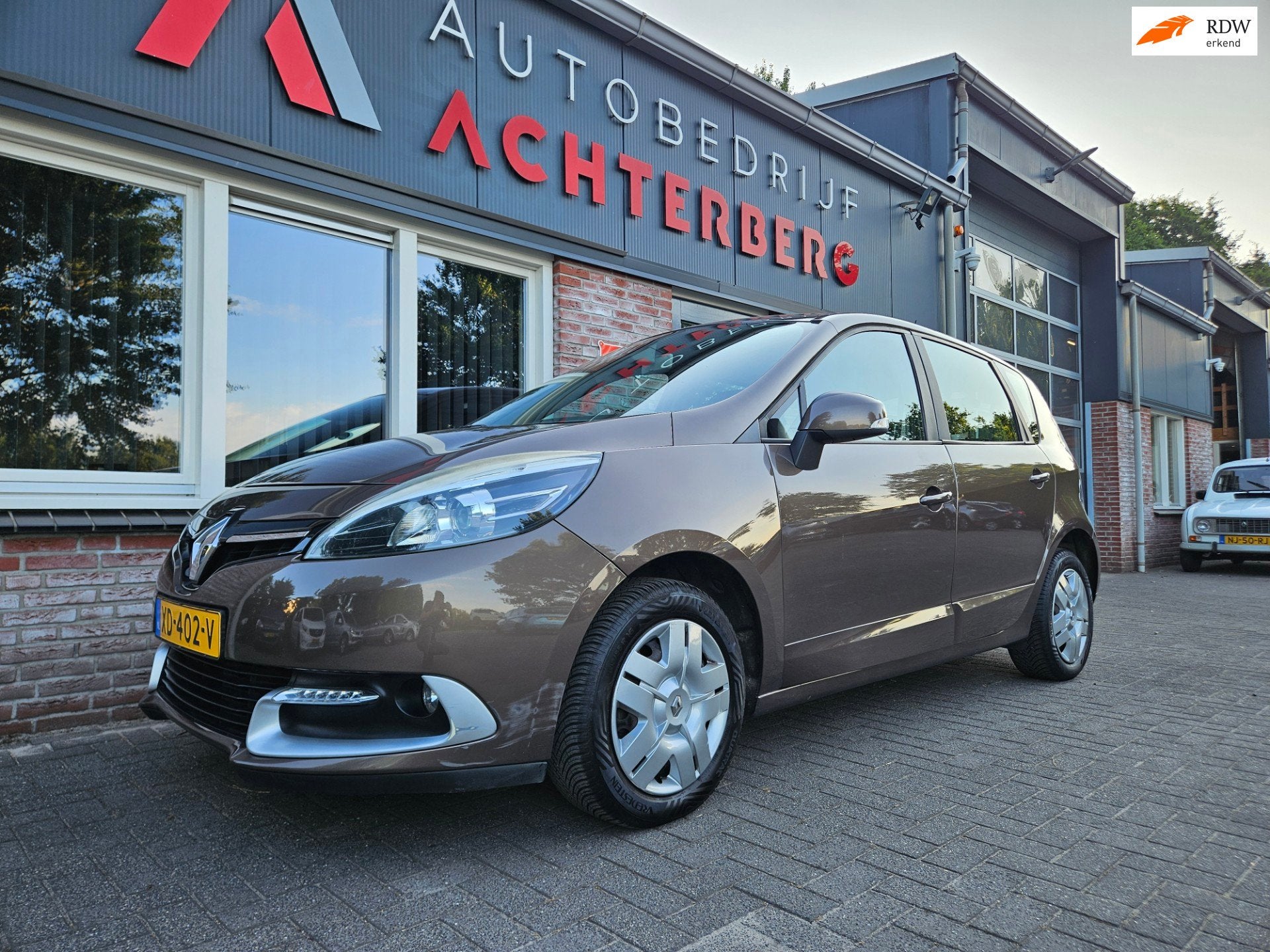 Renault Scénic 1.2 TCe Authentique Trekhaak! Airco/Clima! C, Voorwielaandrijving, Euro 5, Gebruikt, 1295 kg