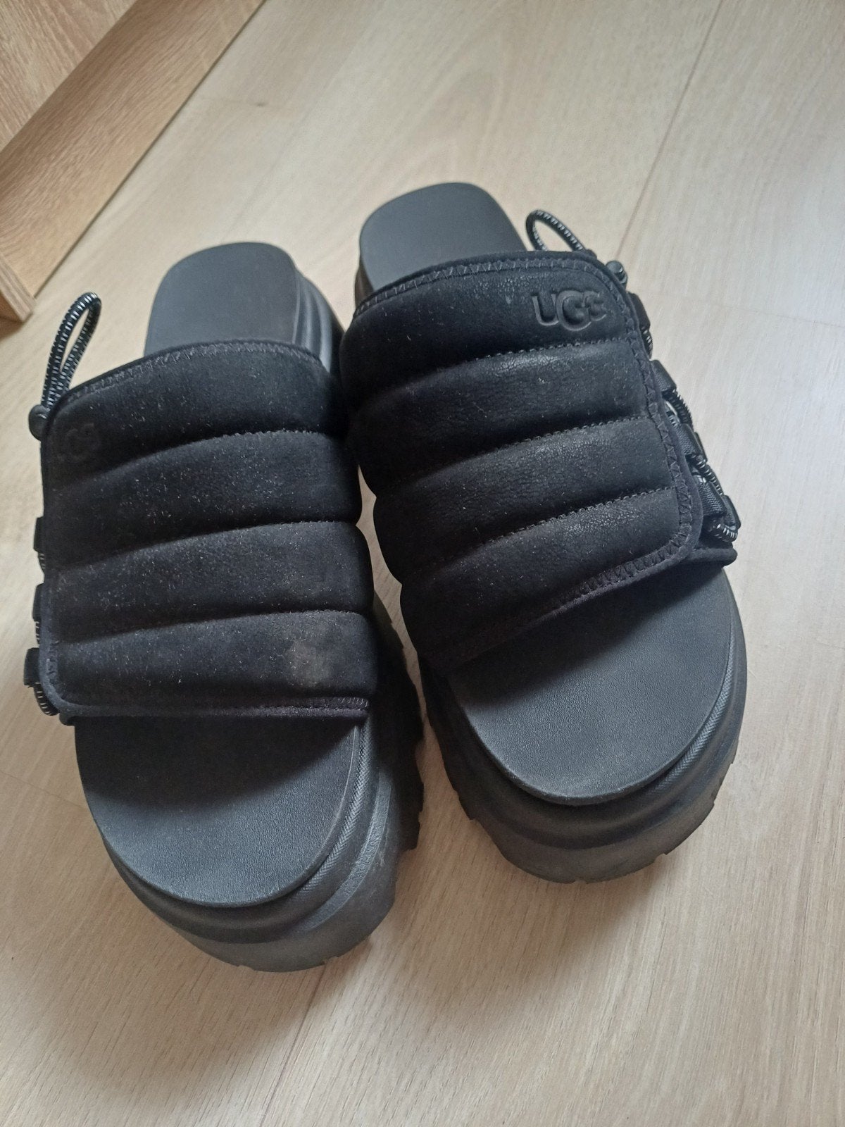 Nieuwe UGG dames slippers, maat 39, Kleding | Dames, Schoenen, Slippers, UGG, Zwart, Nieuw
