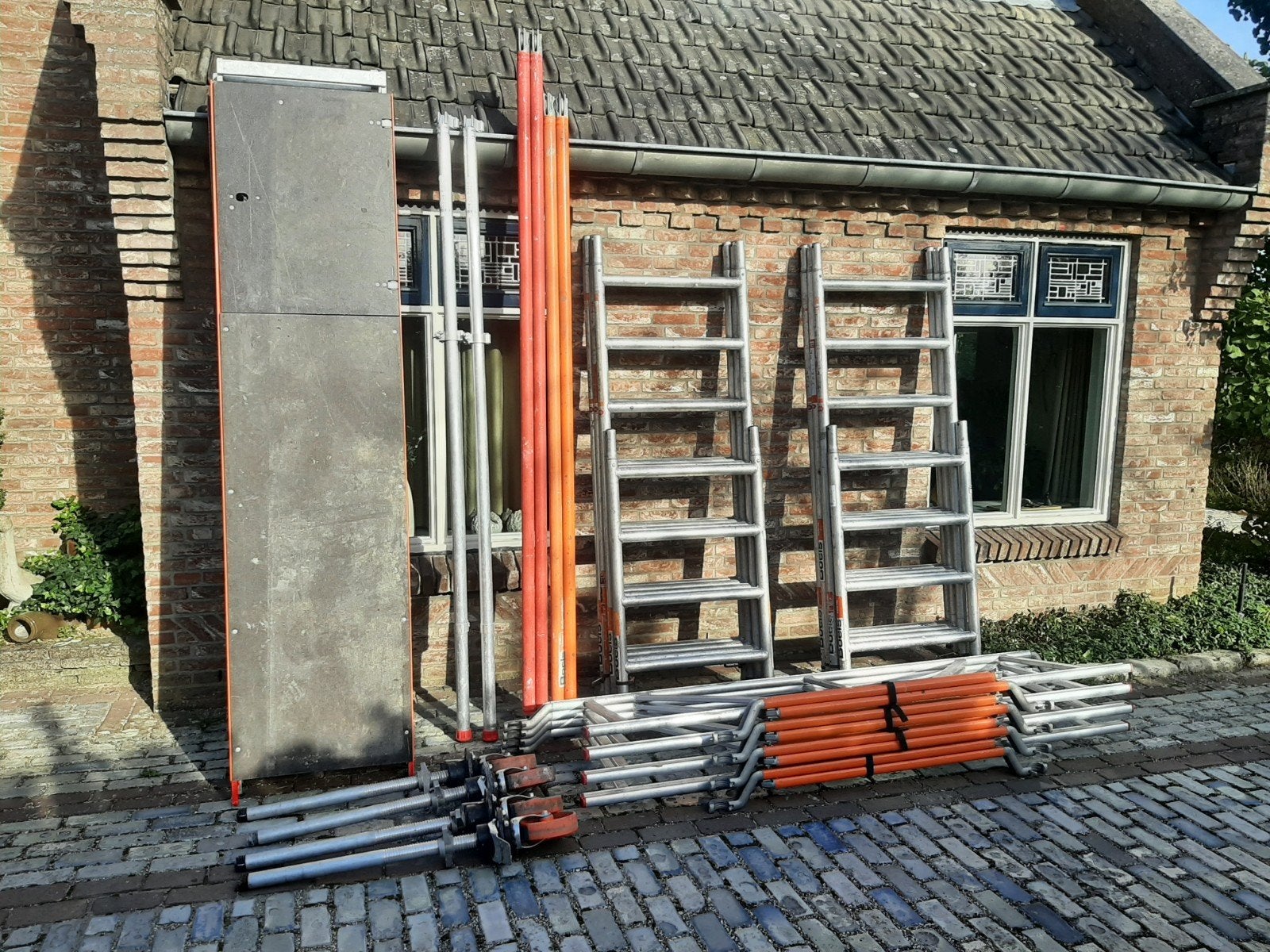 nette jonge altrex rolsteiger Werkhoogte 8.2 mtr, Doe-het-zelf en Verbouw, Ophalen, Rolsteiger of Kamersteiger, 5 meter of hoger