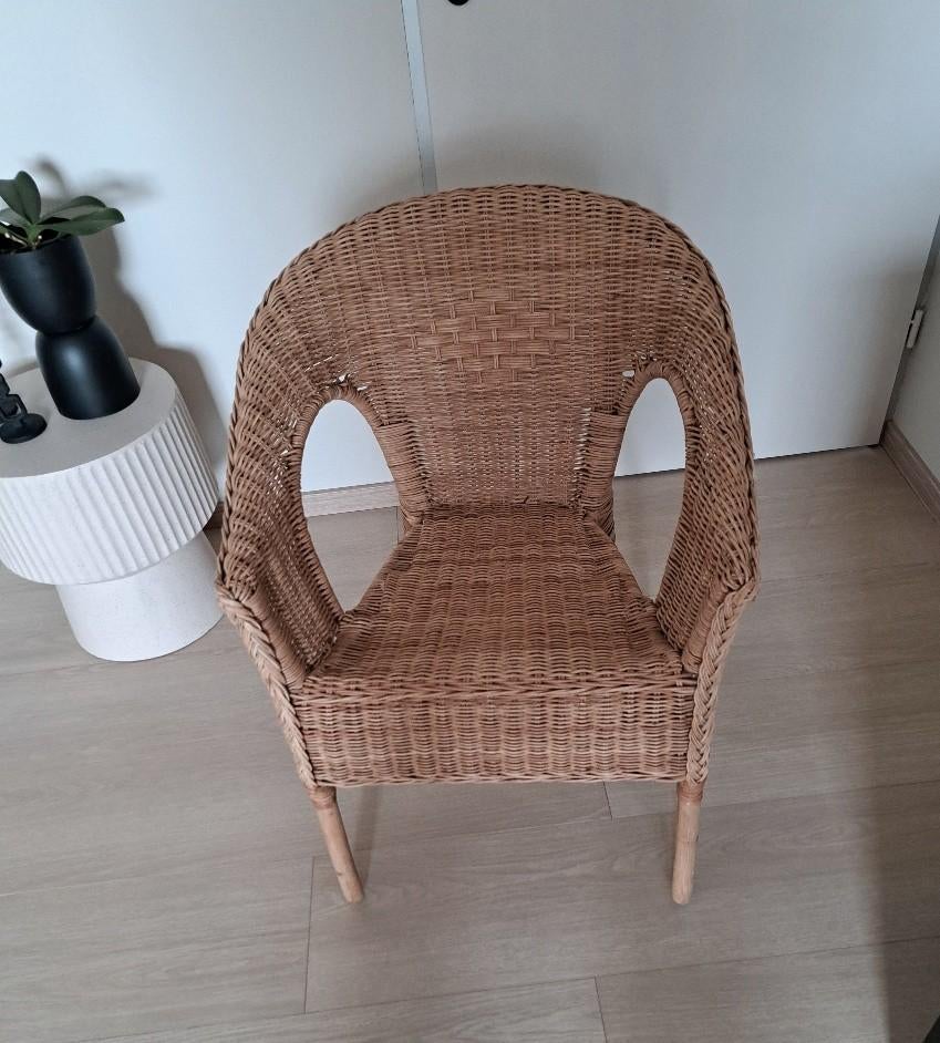 Rieten AGEN Rotan Stoeltje van Ikea, Huis en Inrichting, Stoelen, Ophalen, Bruin, Riet of Rotan, Zo goed als nieuw