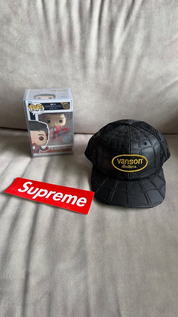Supreme x vanson pet + funko spiderman, Ophalen of Verzenden, Nieuw, One size fits all