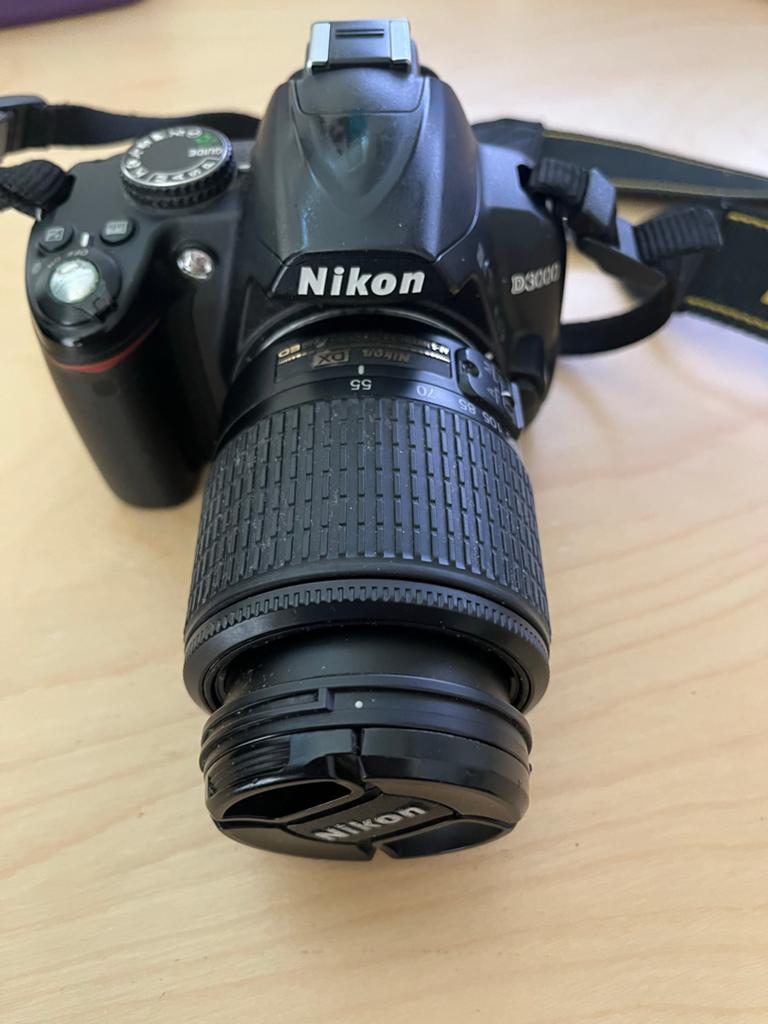 Nikon D3000 Spiegelreflexcamera met AF-S Nikkor 18-55mm lens, Ophalen, Gebruikt, Standaardlens, Zoom