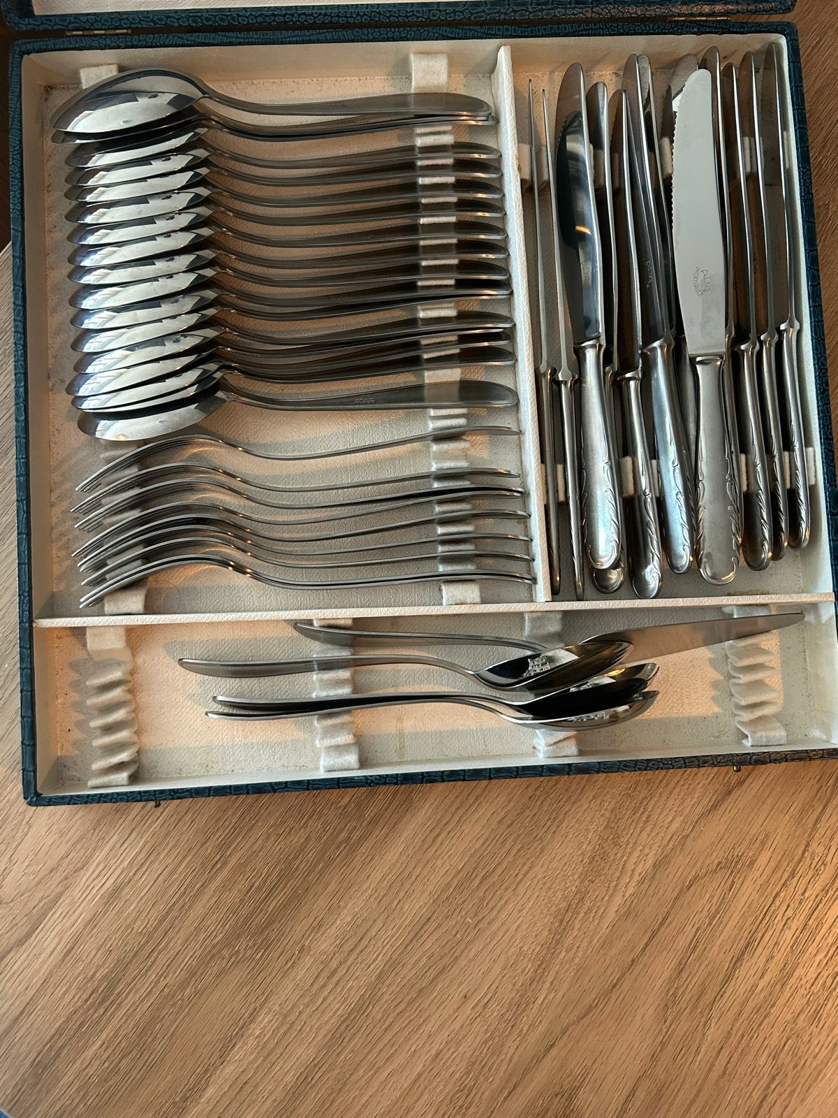 Ada bestekset - 17 lepels, 9 vorken, 13 messen, Gebruikt, Bestekset, Ophalen of Verzenden, Nvt