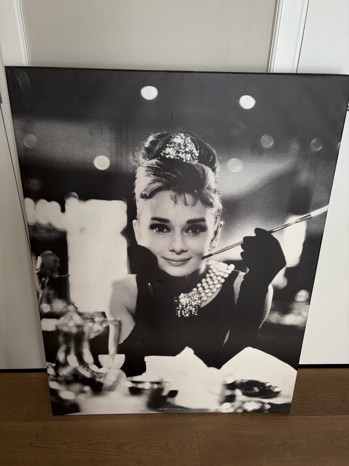 Audrey Hepburn 'Breakfast at Tiffany's' Canvas, Ophalen, Print, Fotografie, Ingelijst