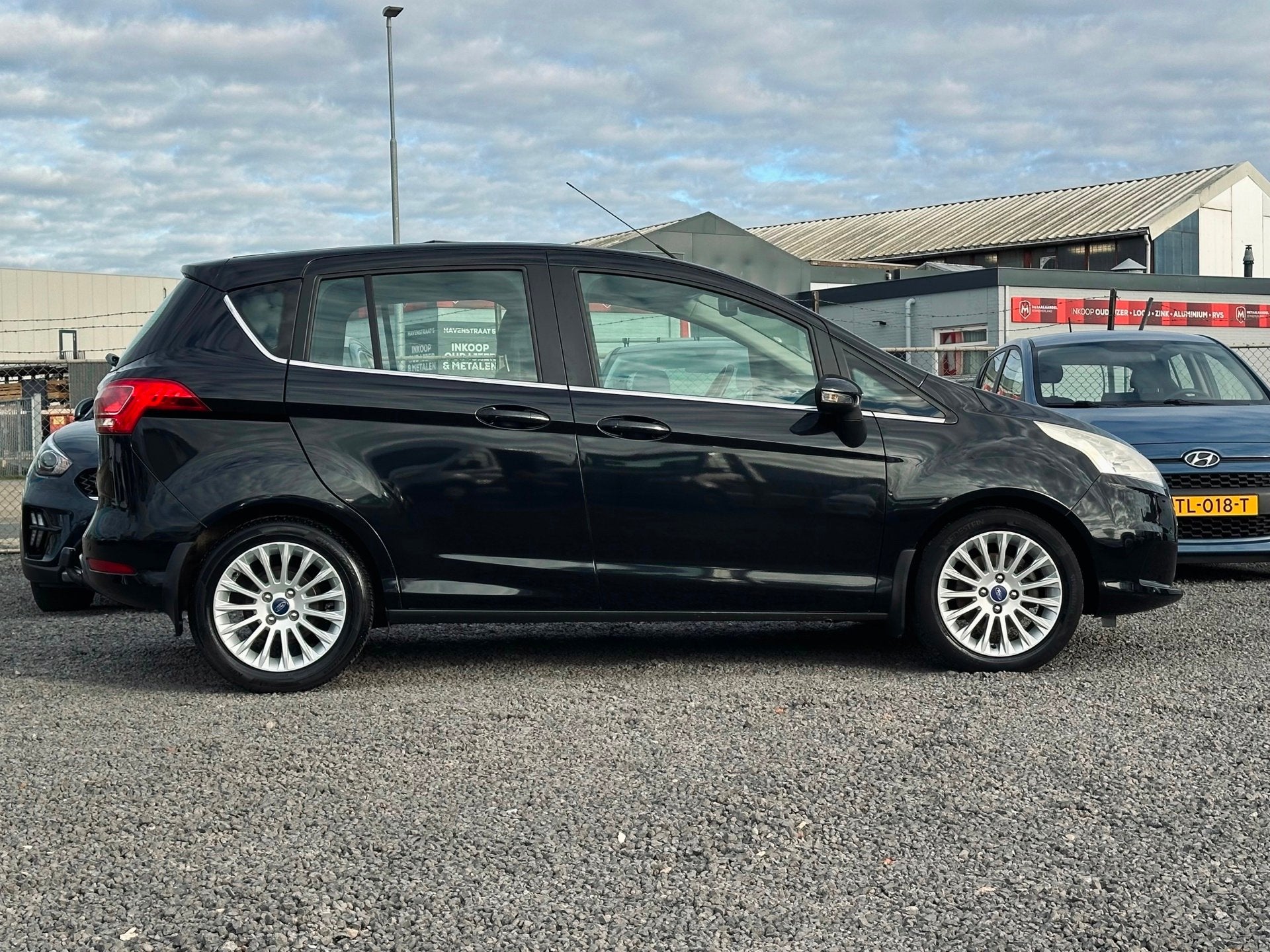 Ford B-Max 1.0 EcoBoost Titanium/DISTR.V.V/NW APK, Auto's, Voorwielaandrijving, Gebruikt, 750 kg, Verwarmde buitenspiegels