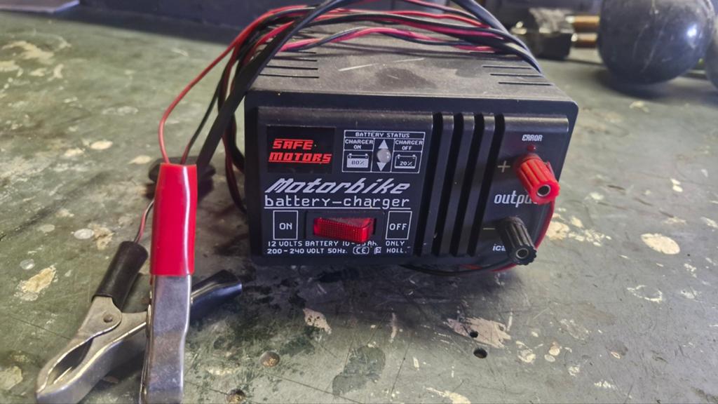 Motorbike Acculader / druppellader 12V, Ophalen of Verzenden, Gebruikt