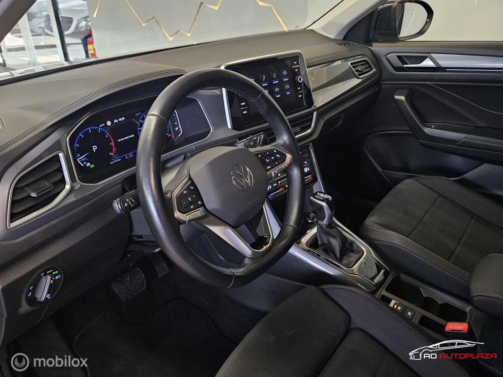 Volkswagen T-Roc 1.5 TSI Style Ascot grey/Panorama/Keyless/I, 1258 kg, 1498 cc, Zwart, 4 cilinders