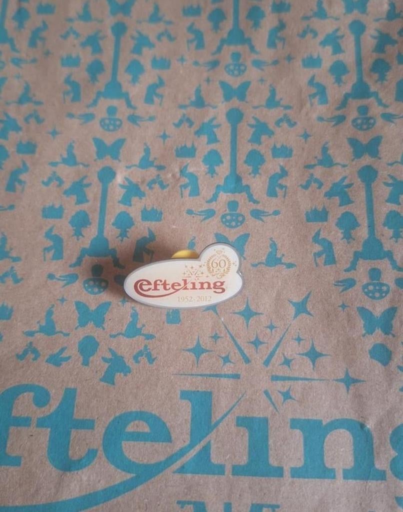 Efteling 60 jaar pin, Ophalen of Verzenden, Zo goed als nieuw, Button of Speldje