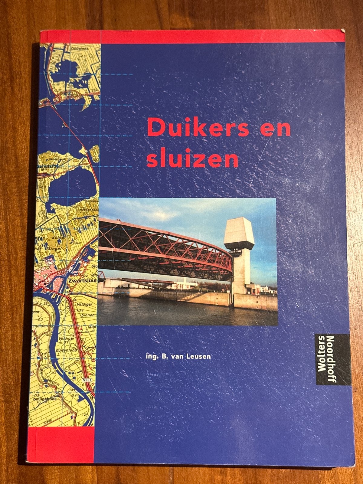 Duikers en sluizen - Vijfde druk - ing. B. van Leusen, Ophalen of Verzenden, Gelezen, Bouwkunde