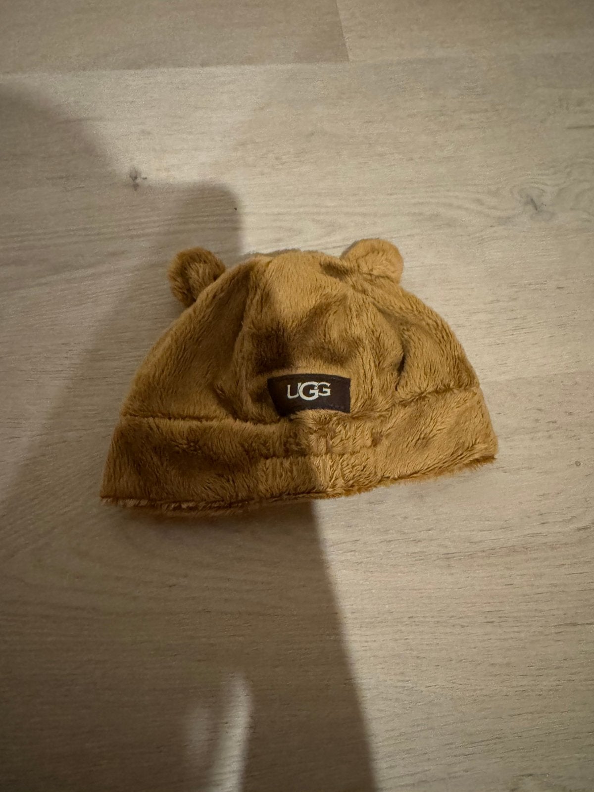 Bruine UGG muts met oortjes, Ophalen of Verzenden, Nieuw, Jongetje of Meisje, Muts
