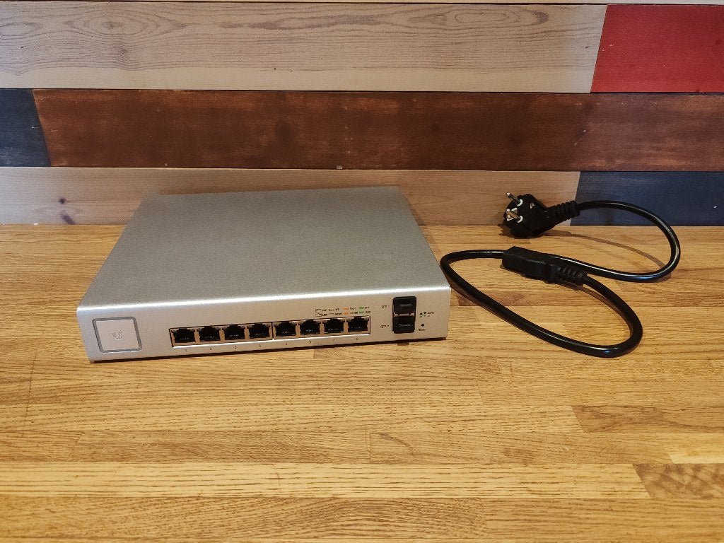 Ubiquiti Unifi US-8-150W, Computers en Software, Netwerk switches, Gebruikt, Ekkersrijt 3102, 5692CC Eindhoven, Ubiquiti, Ophalen of Verzenden