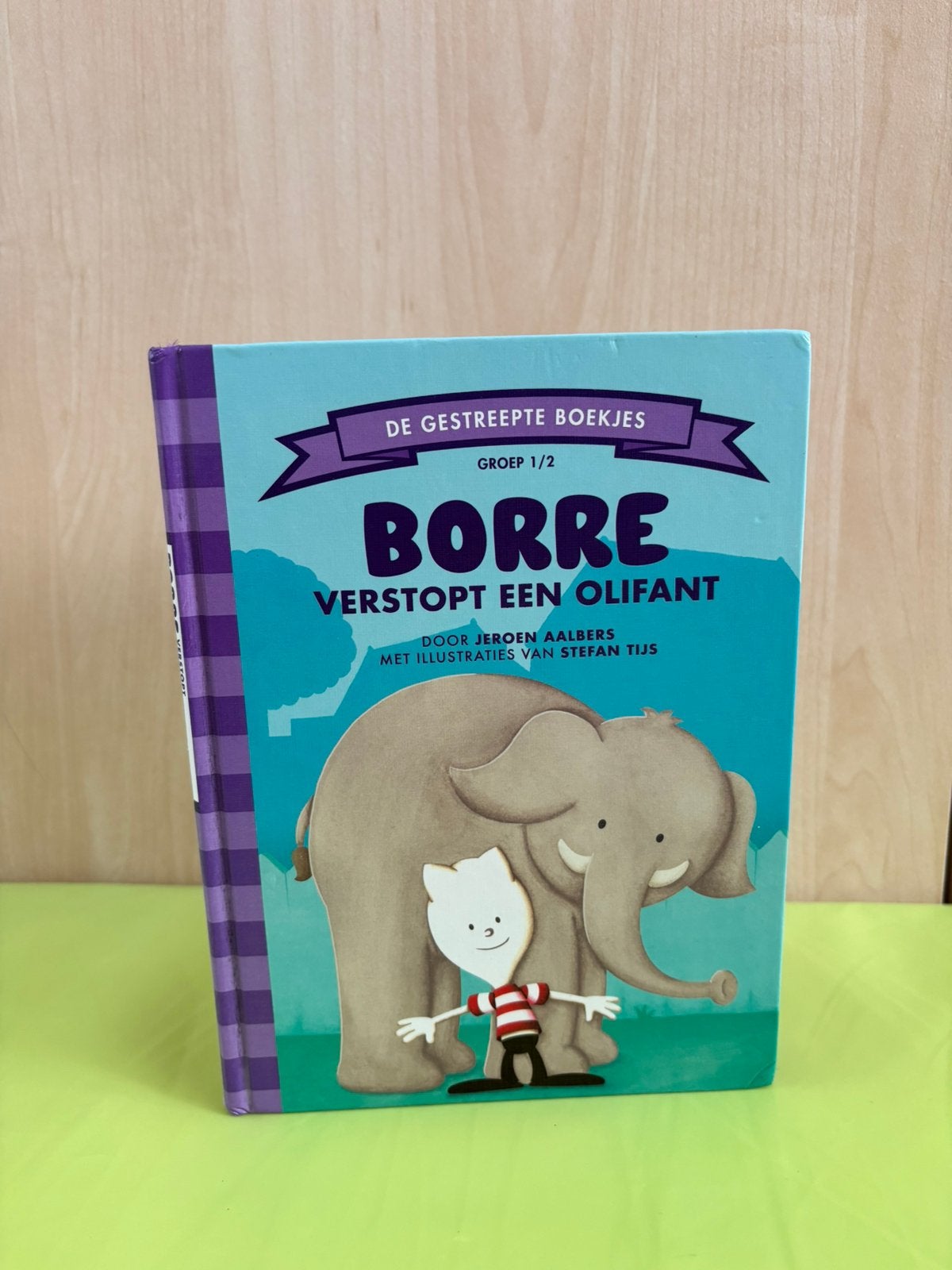 Borre verstopt een olifant, Jeroen Aalbers, Fictie algemeen, Jongen of Meisje, Voorleesboek, Ophalen