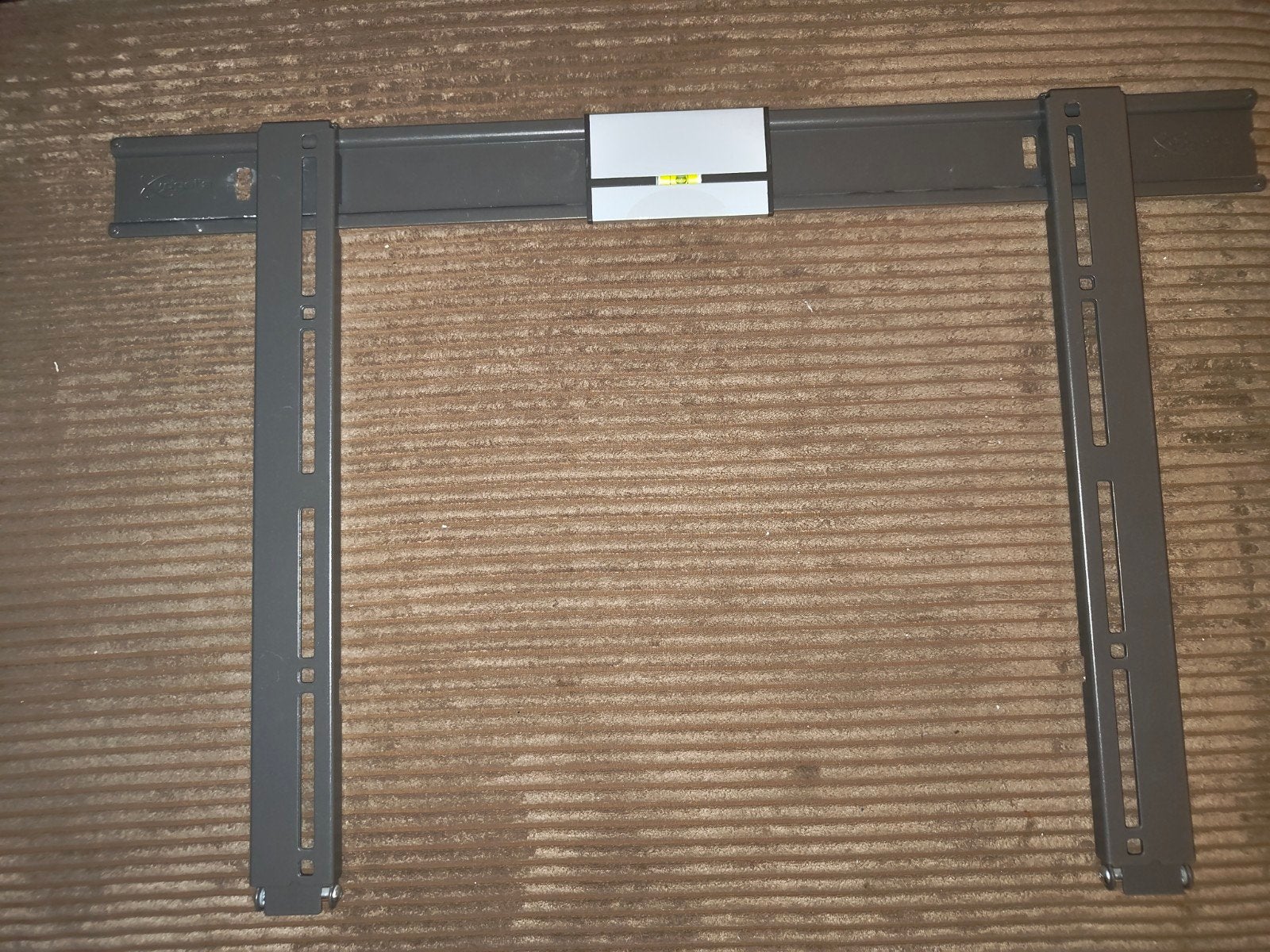 Vogels THIN 505 extra Thin Tv Muurbeugel, Ophalen of Verzenden, Zo goed als nieuw