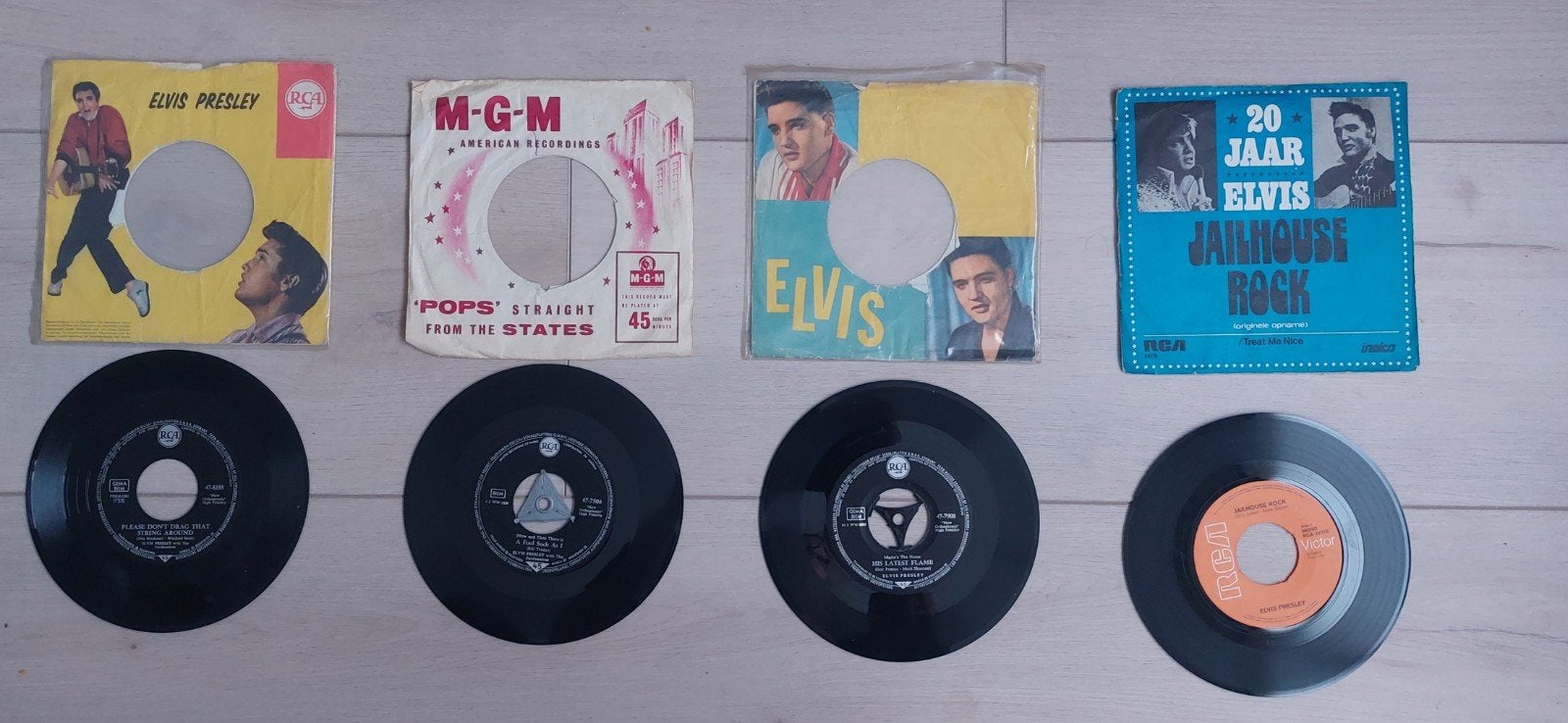 4 vintage Elvis Presley vinyl singles 7", Ophalen of Verzenden, Gebruikt, Overige genres