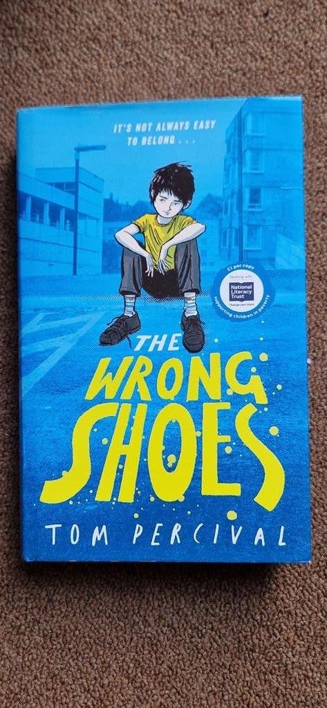 The Wrong Shoes - Tom Percival (Engels), Ophalen of Verzenden, Zo goed als nieuw, Tom Percival, Europa overig