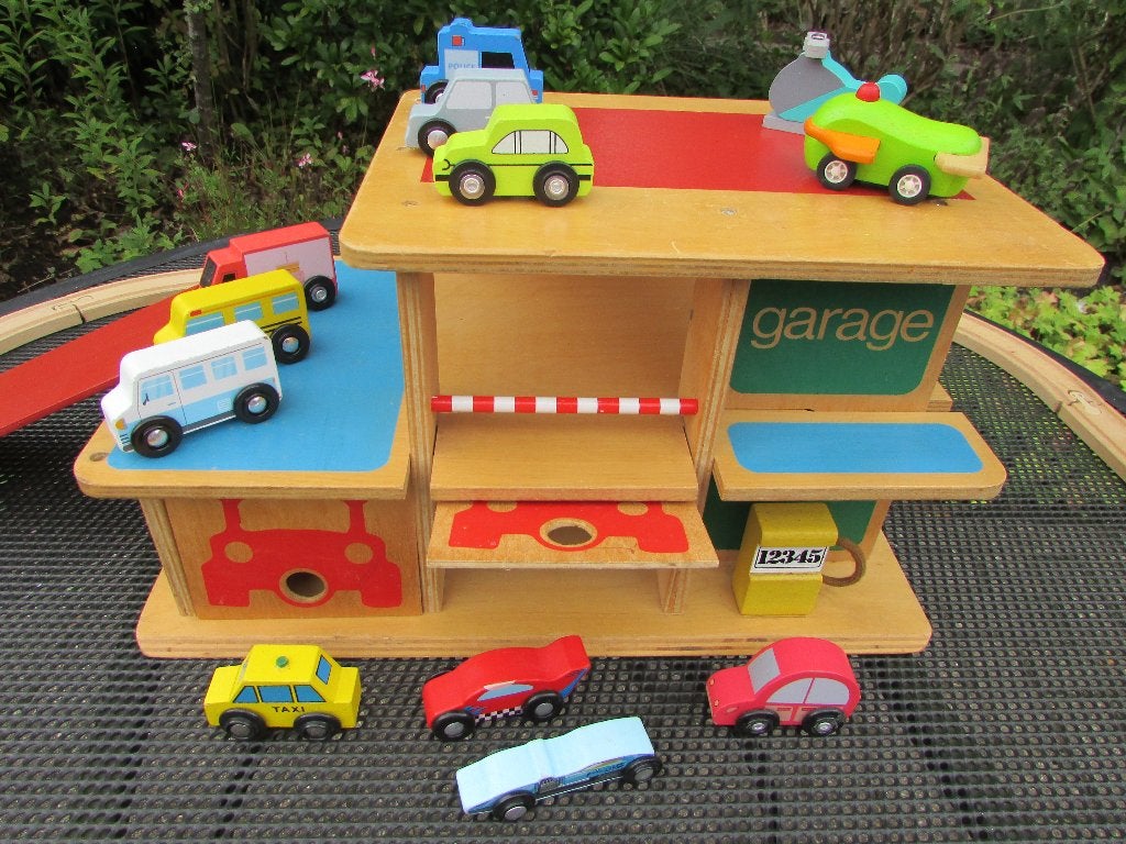 Houten garage met houten treinrails, Ophalen of Verzenden, Gebruikt