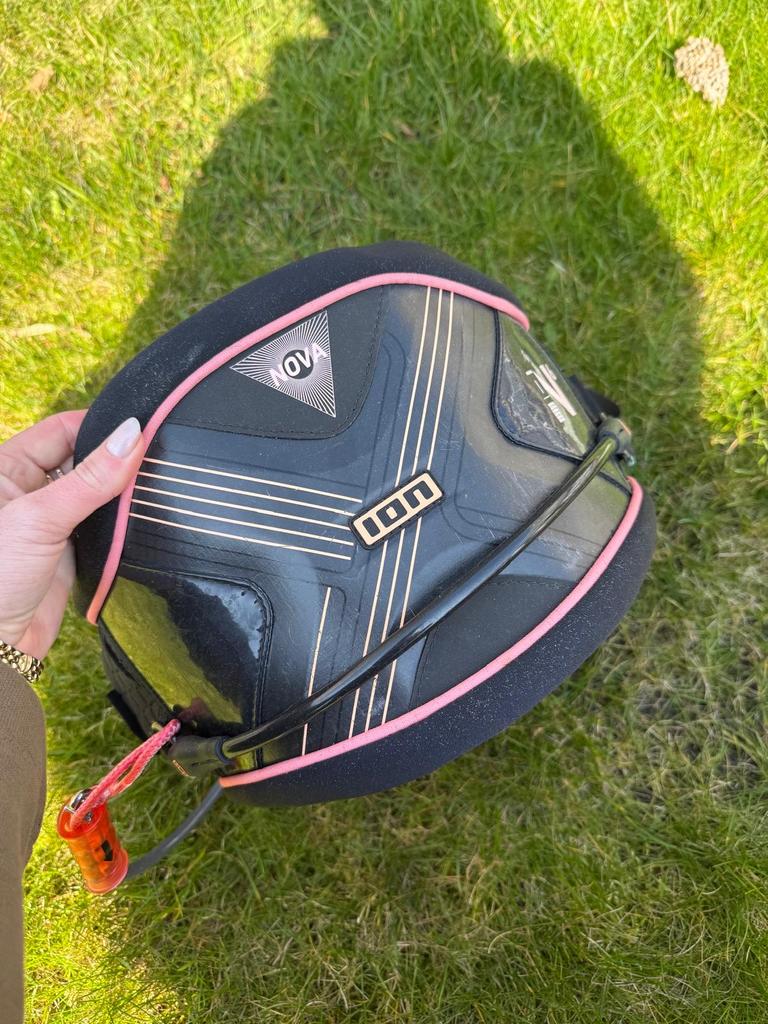 ION Nova 6 dames kite trapeze maat XS, Watersport en Boten, Kitesurfen, Gebruikt, Trapeze, Geen board, Ophalen of Verzenden