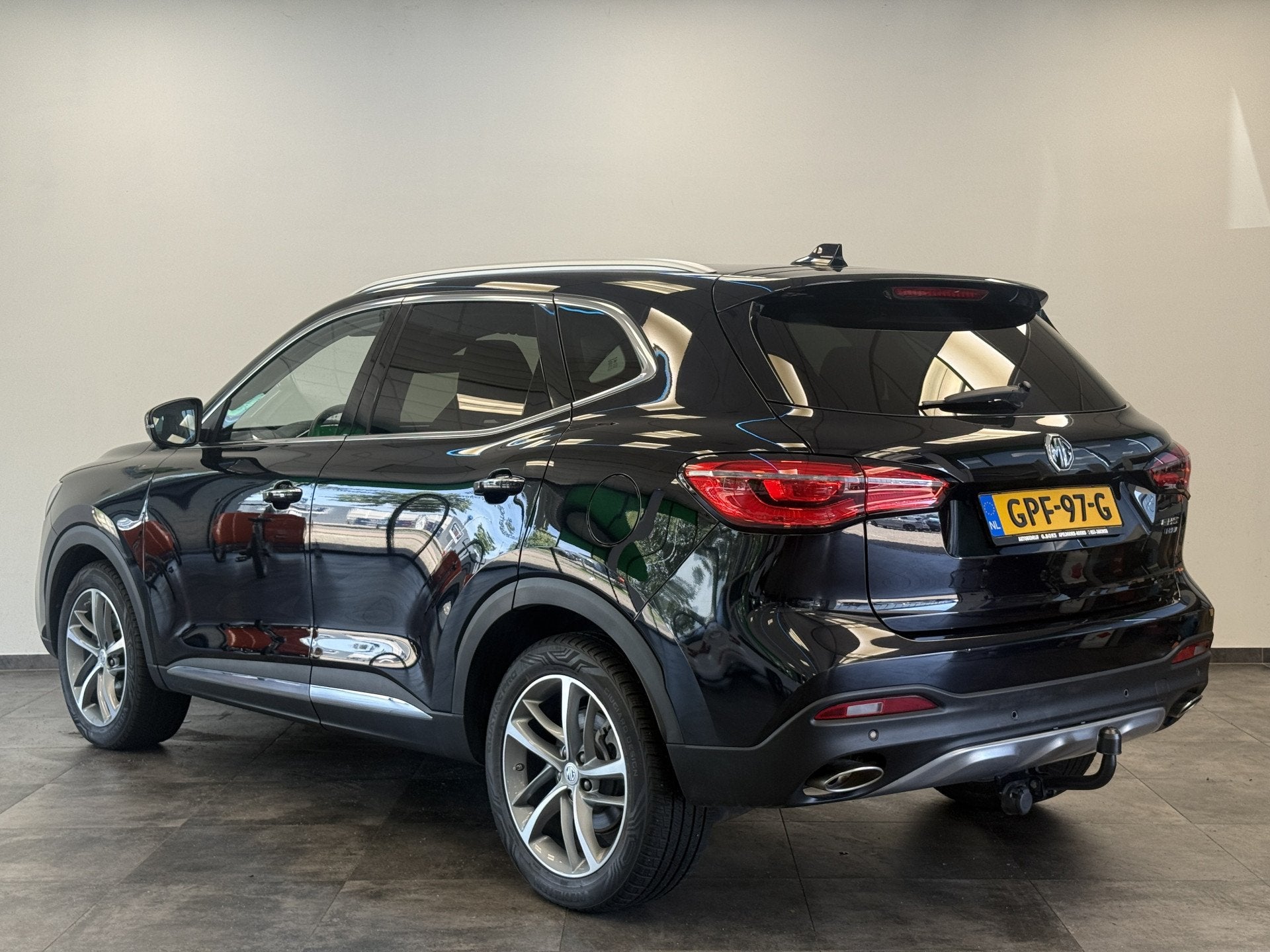 MG EHS 1.5 TGDI Luxury Panoramadak Leder Trekhaak 24 Maanden, Gebruikt, Overige brandstoffen, Zwart, Bedrijf
