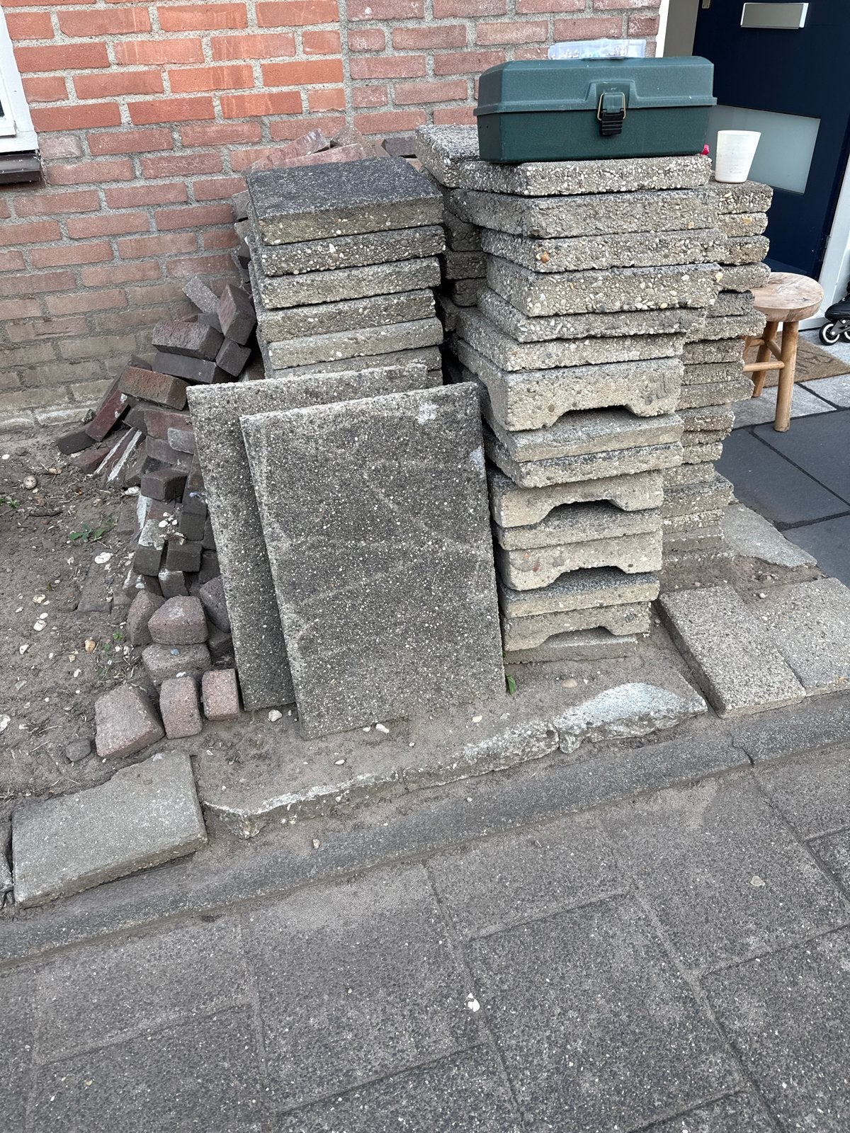 GRATIS Gebruikte terrastegels en klinkers, Ophalen, Gebruikt, Klinkers, 5 tot 10 m²