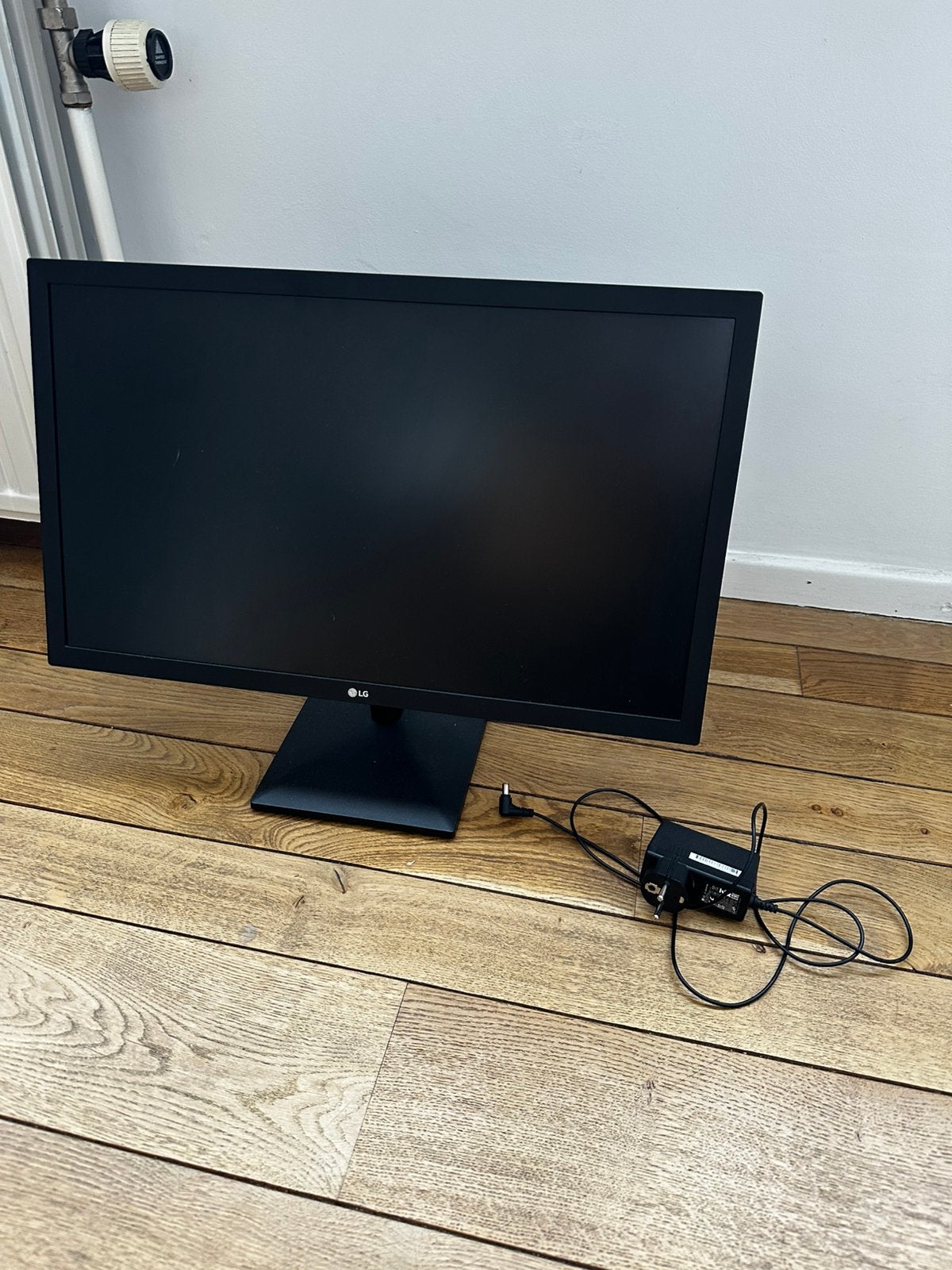 LG Monitor (60Hz) met HDMI en VGA, Ophalen, Kantelbaar, Zo goed als nieuw, VGA