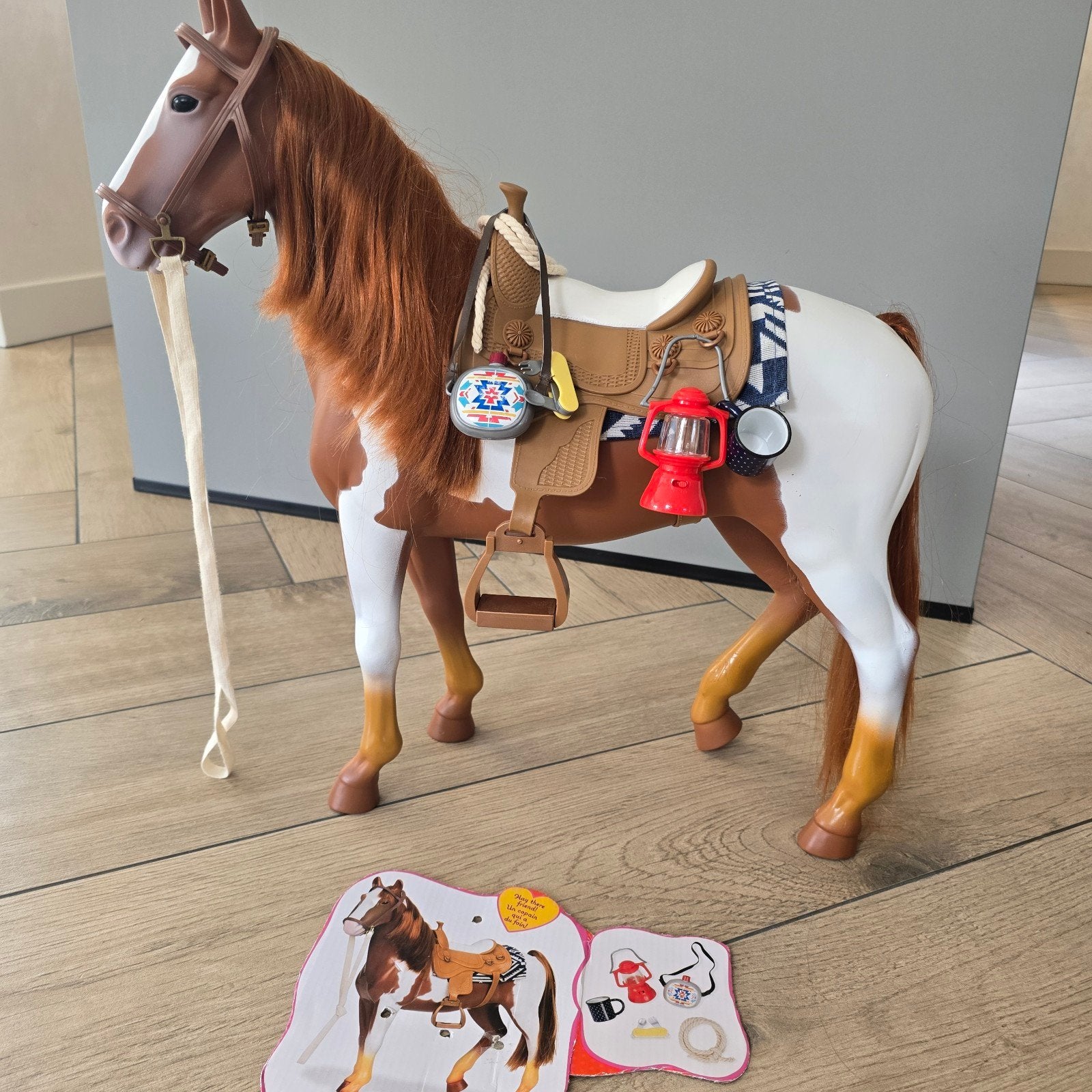 Our Generation paard met accessoires, Kinderen en Baby's, Speelgoed | Overig, Ophalen of Verzenden, Gebruikt, Jongen of Meisje