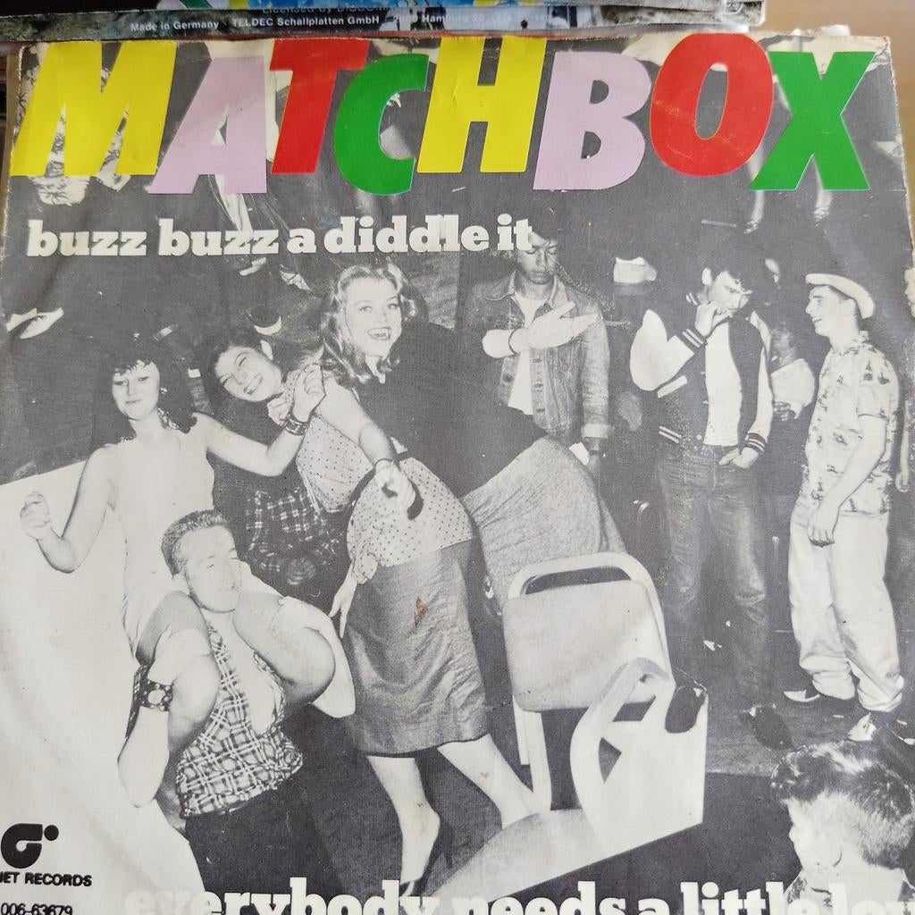 Matchbox - Buzz Buzz A Diddle It (7 inch single), Ophalen of Verzenden, 1980 - 1989, Gebruikt, 7 inch