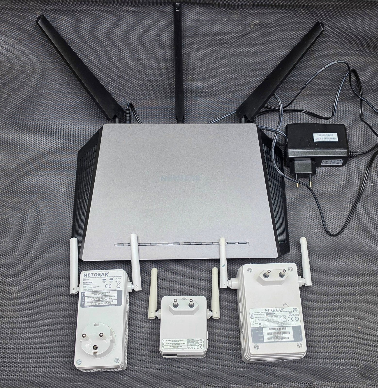 Netgear Nighthawk AC1900 Router + 3 Wifi Extenders, Ophalen of Verzenden, Gebruikt, Router, Netgear