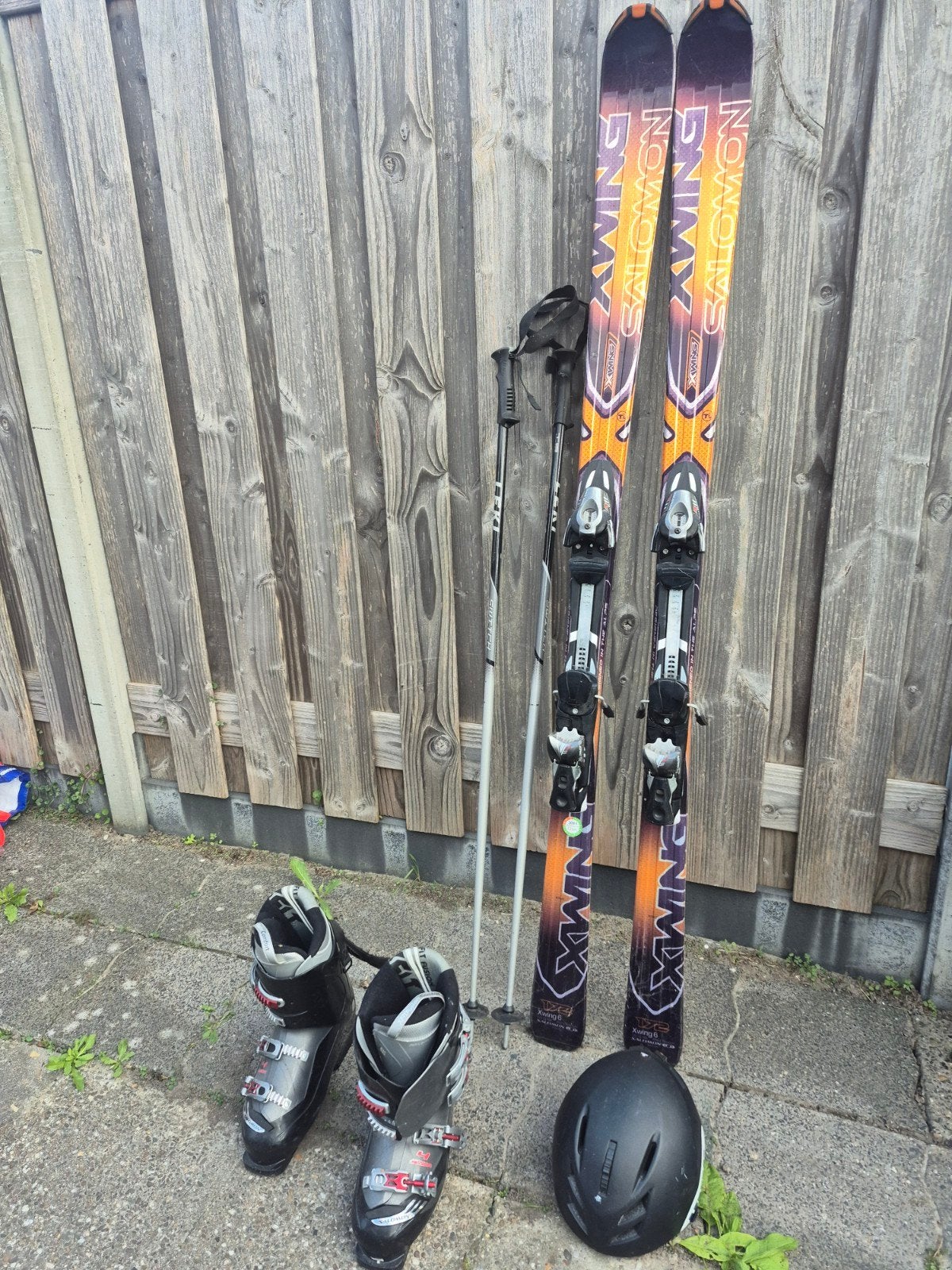 Salomon ski set: ski's, schoenen, helm en stokken, Sport en Fitness, Ophalen, 160 tot 180 cm, Gebruikt, Salomon