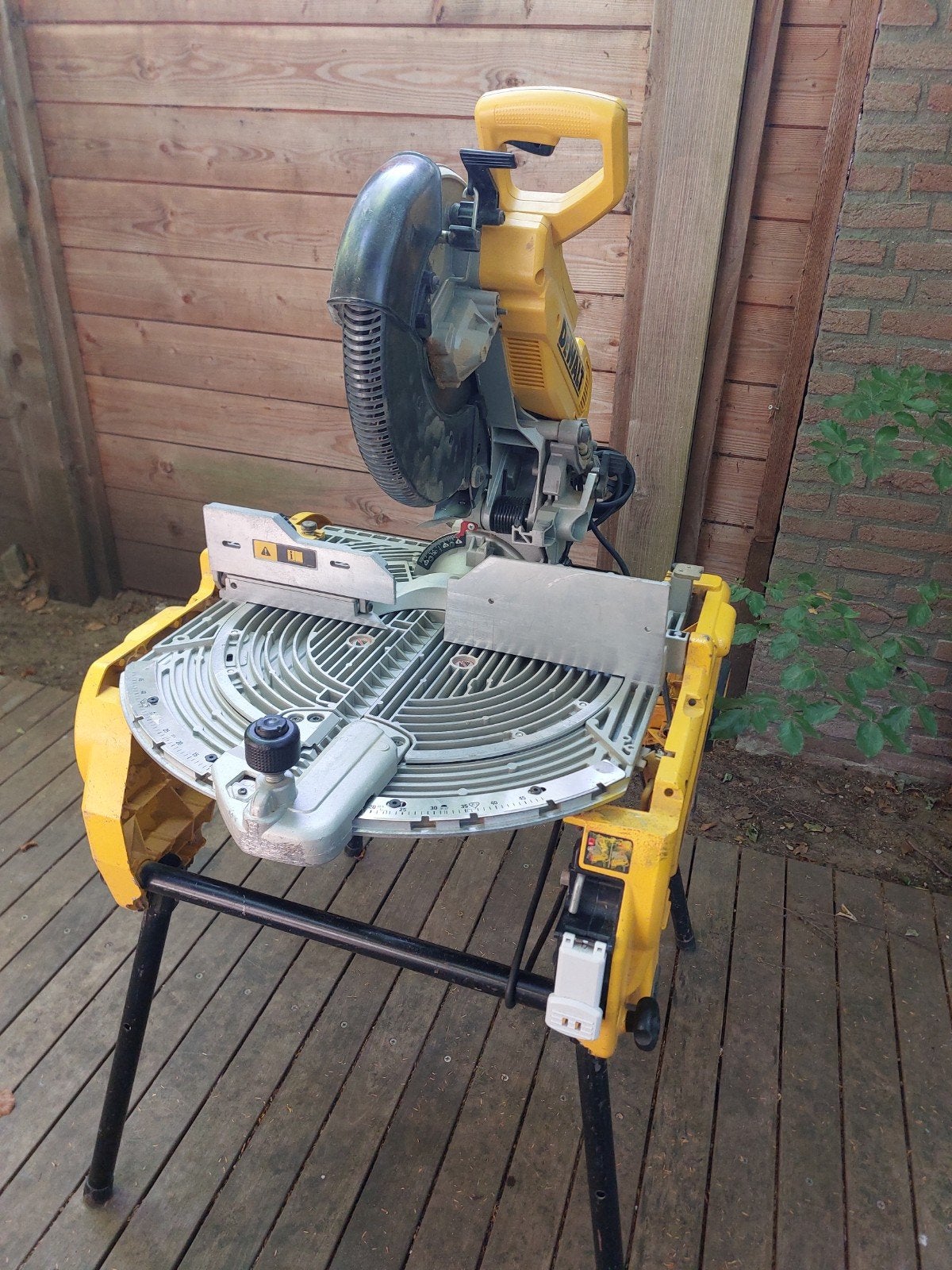 DeWalt D27107 qs flipover zaag., Ophalen, 1200 watt of meer, Afkortzaag, 70 mm of meer