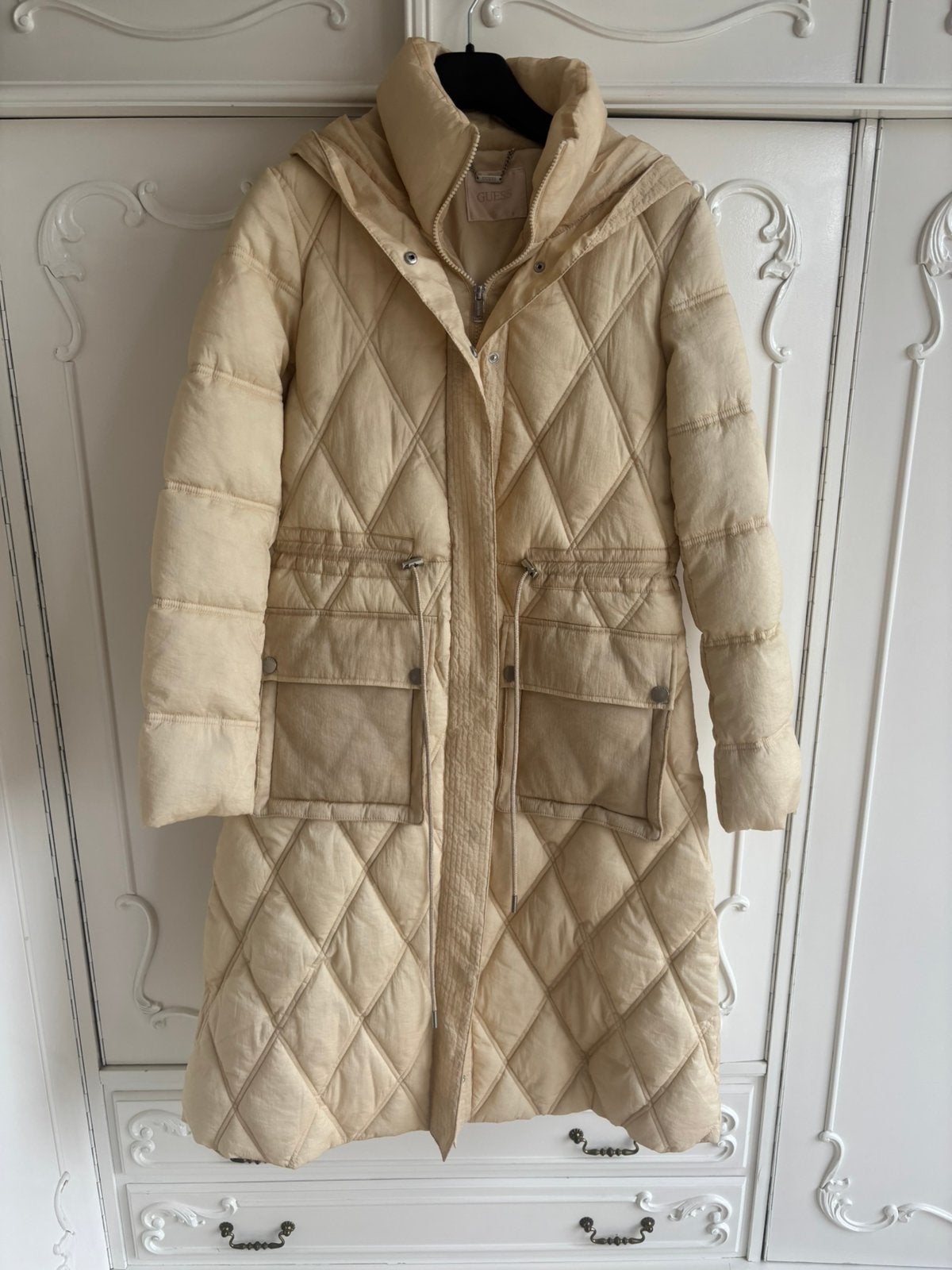 Nieuw creme jas merk Guess maat XS, Kleding | Dames, Ophalen of Verzenden, Nieuw, Maat 34 (XS) of kleiner, Overige kleuren