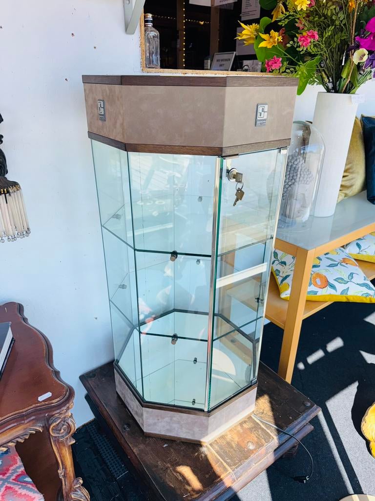 Swarovski vintage vitrine kastje met verlichting en sleutel, Huis en Inrichting, Kasten | Vitrinekasten, Ophalen of Verzenden
