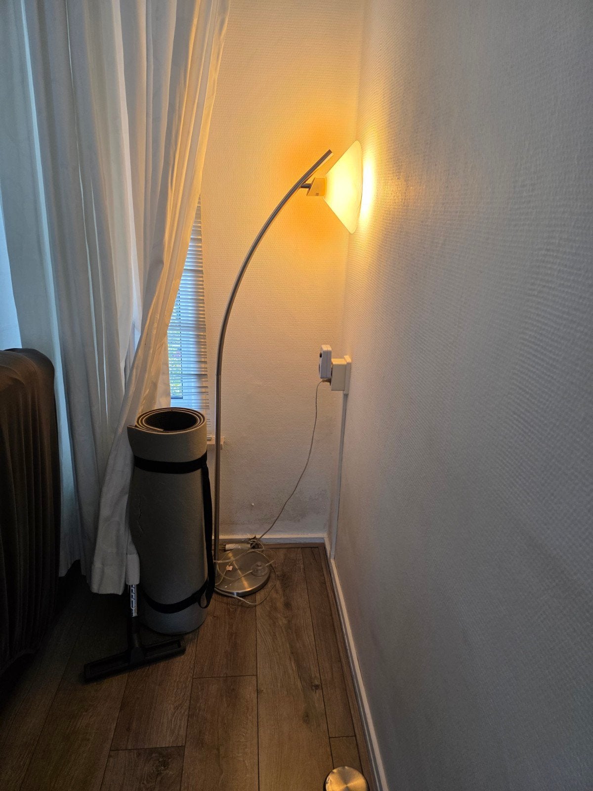 Moderne Booglamp Vloerlamp met Dimfunctie, Huis en Inrichting, Lampen | Vloerlampen, Ophalen, Gebruikt, E27 (groot), Metaal