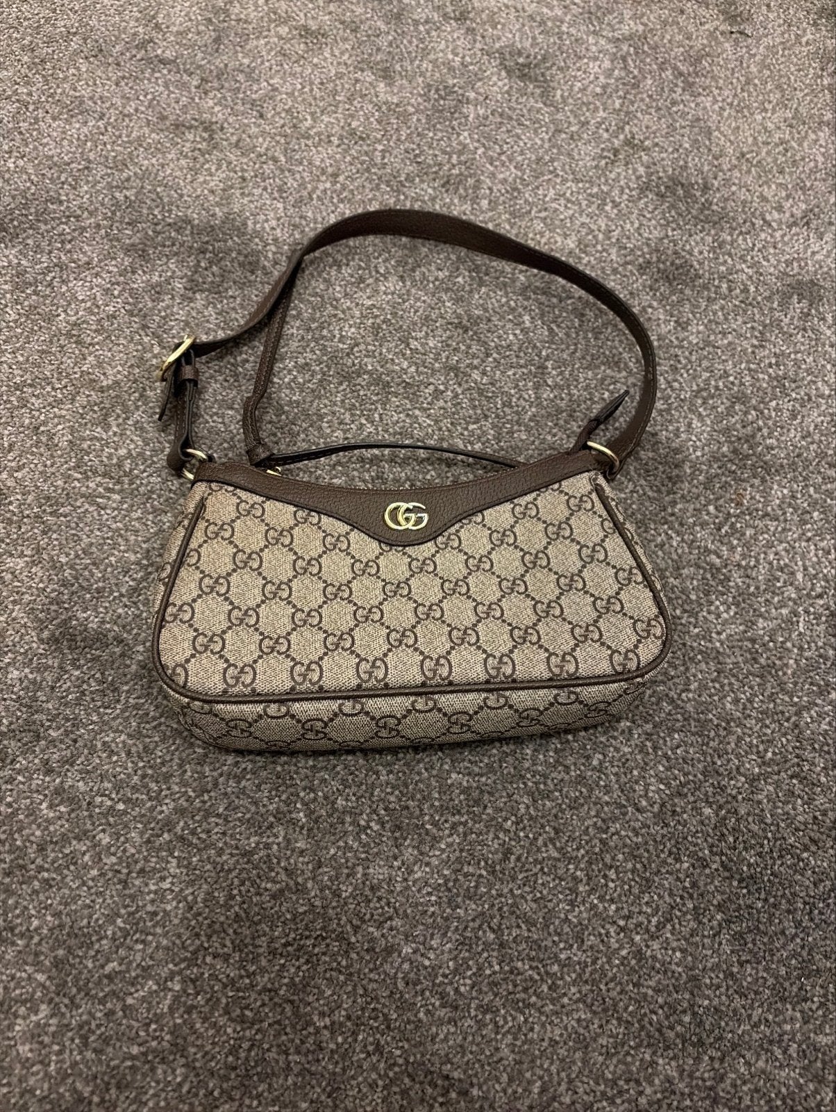 Gucci Schoudertasje met GG-patroon, Ophalen, Zo goed als nieuw, Bruin, Schoudertasje
