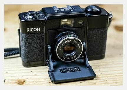 chinon 35f ee ply ricoh ff1 in or hoezen, zwart, ricohflits, Ophalen of Verzenden, Compact, Overige Merken