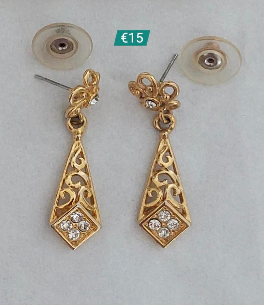 Schattige oorbel voor €15, Sieraden, Tassen en Uiterlijk, Oorbellen, Overige materialen, Overige kleuren, Ophalen of Verzenden
