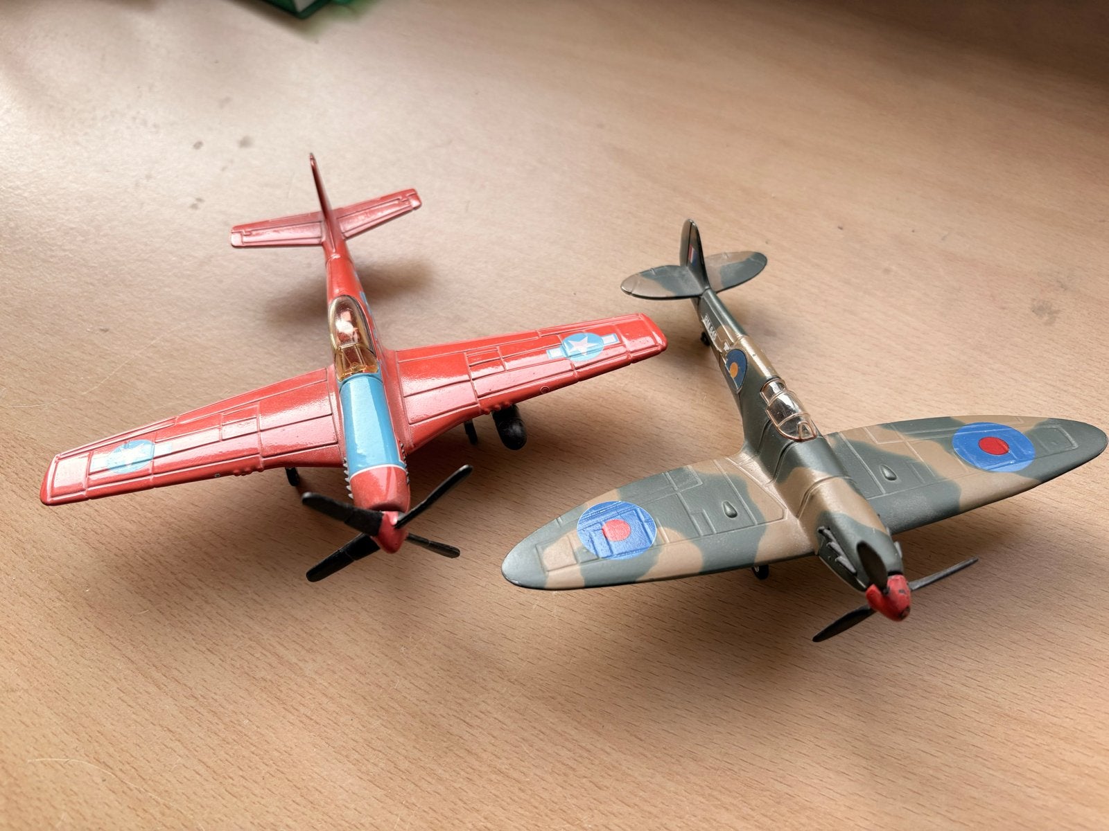 P-51D Mustang en Spitfire  schaal 1/72, Overige merken, 1:72 tot 1:144, Gebruikt, Ophalen of Verzenden