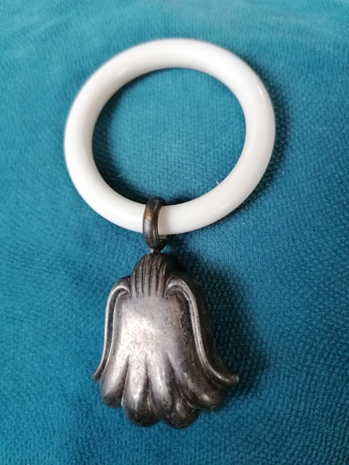 Antieke zilverkleurige babyrammelaar / bijtring tulpvorm, Antiek en Kunst, Antiek | Goud en Zilver, Ophalen of Verzenden, Zilver