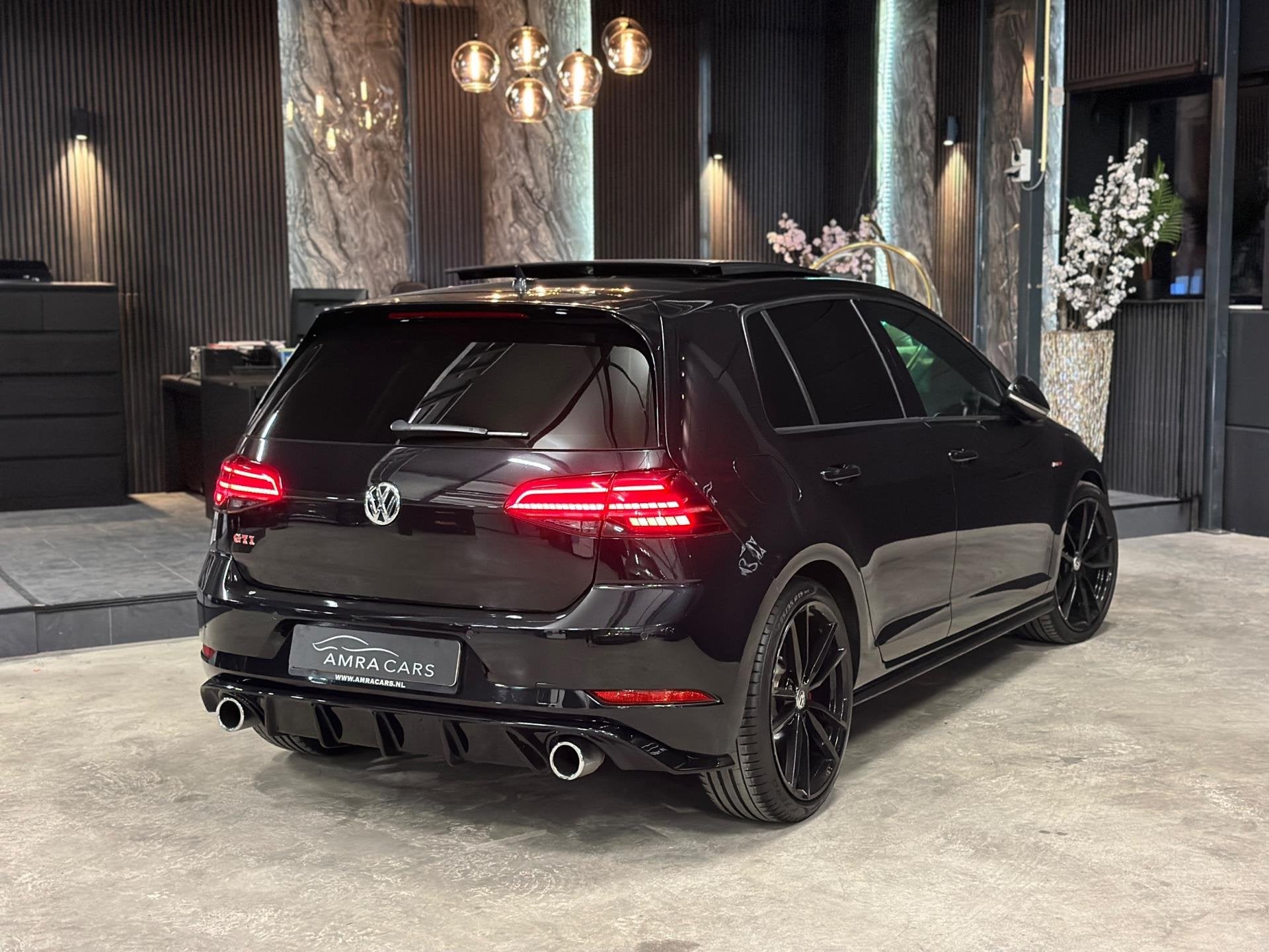 Volkswagen Golf 2.0 TSI GTI Performance / FULL OPTION/PANORA, Gebruikt, Euro 6, 4 cilinders, Zwart