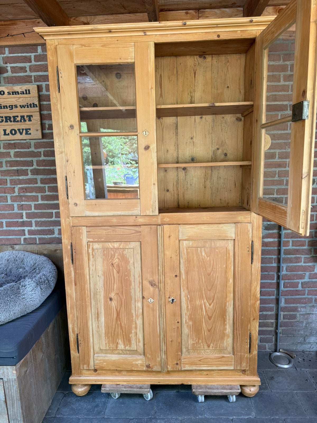 Prachtige oud grenen vitrinekast massief hout buffetkast, Ophalen, Gebruikt, 25 tot 50 cm, 150 tot 200 cm