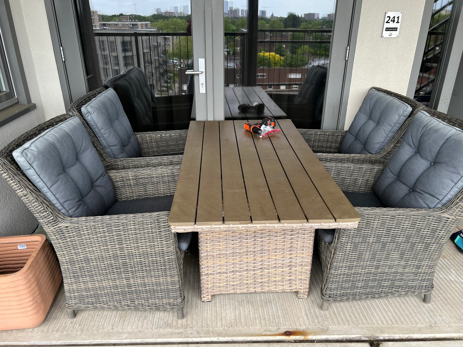Tuintafel met vier stoelen, Ophalen, 4 zitplaatsen, Gebruikt, Wicker