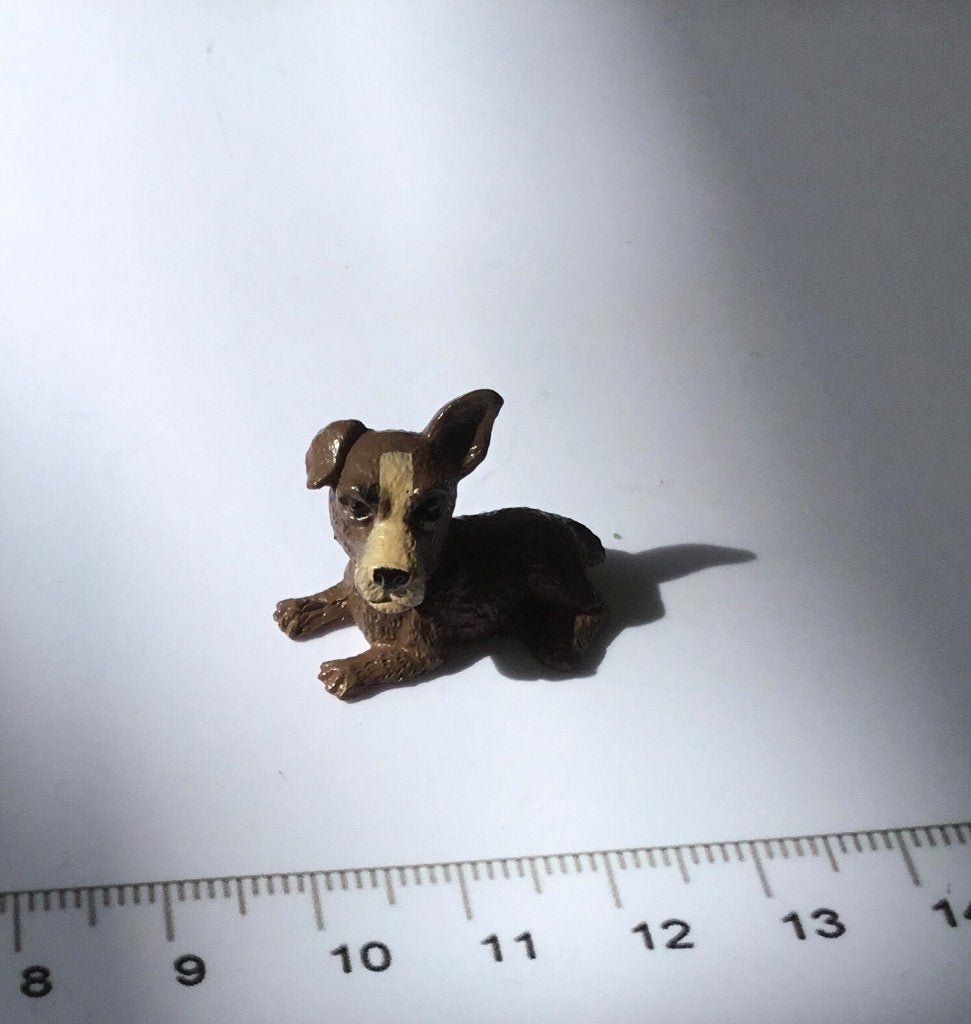 Poppenhuis miniaturen hondje 308, Ophalen of Verzenden, Nieuw, Poppenhuis
