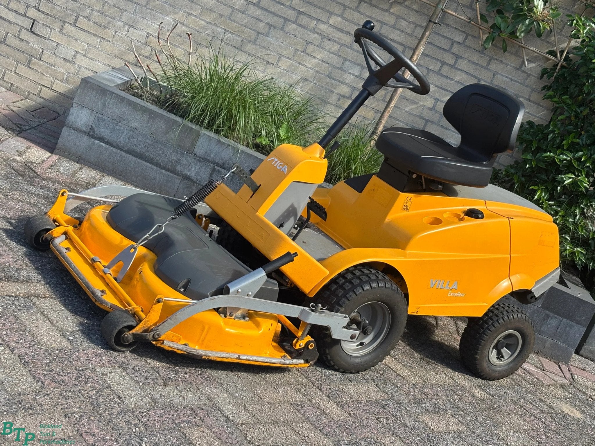 Stiga Gebruikte villa frontmaaier 13pk zitmaaier, Gebruikt, Stiga
