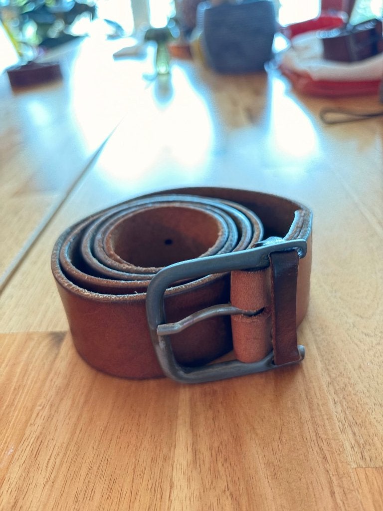 Bruine leren herenriem met donkere gesp, Kleding | Heren, Echt leder, Riem of Ceintuur, Gedragen, Onbekend