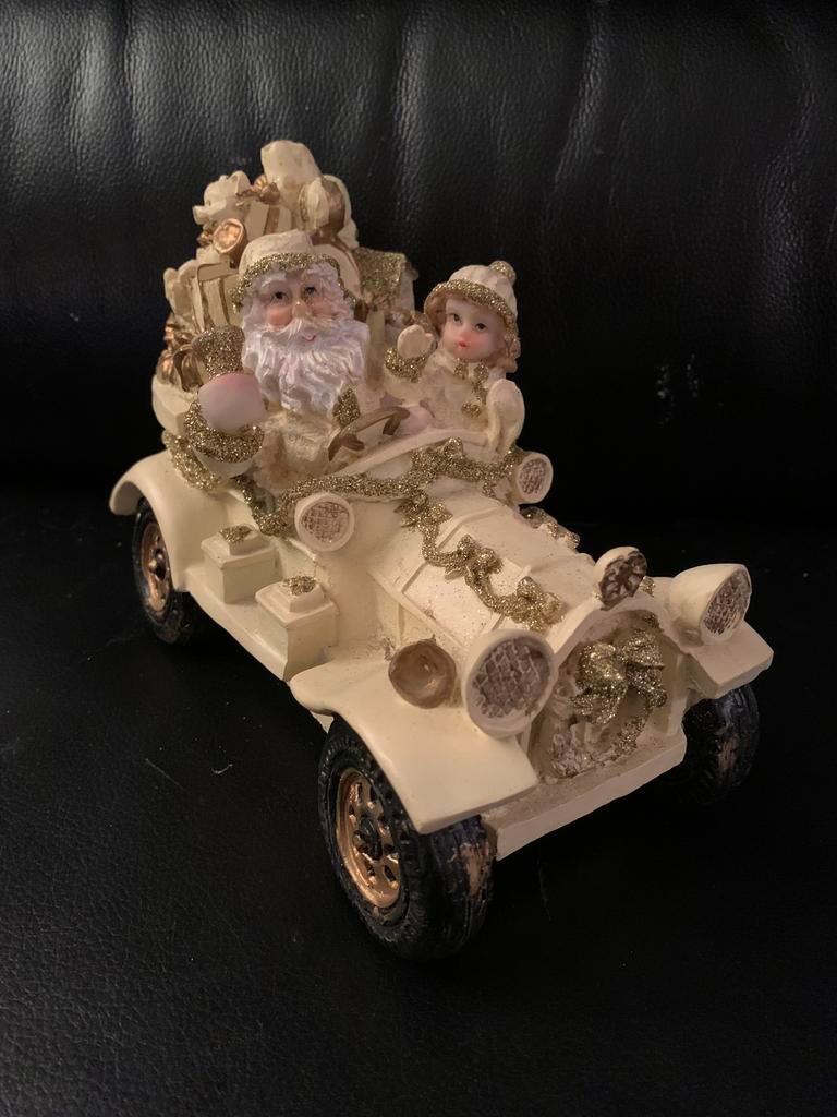Kerstman in Antieke Auto Decoratie, Diversen, Kerst, Ophalen of Verzenden
